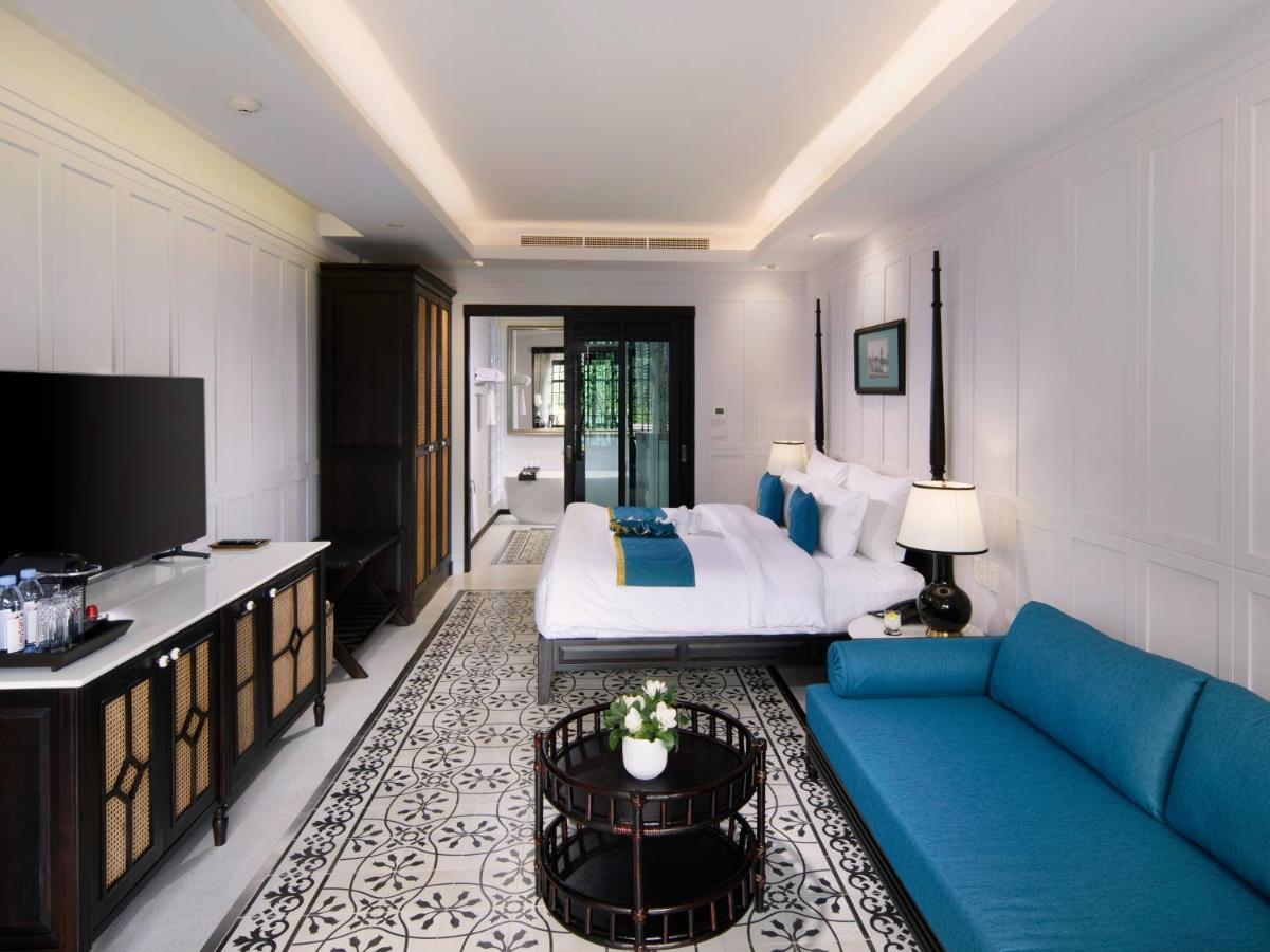 King Room with Pool View