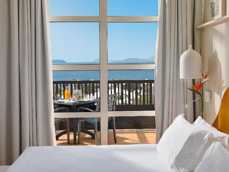 Double or Twin Room with Sea View (2 adults),1272563716:JPEG