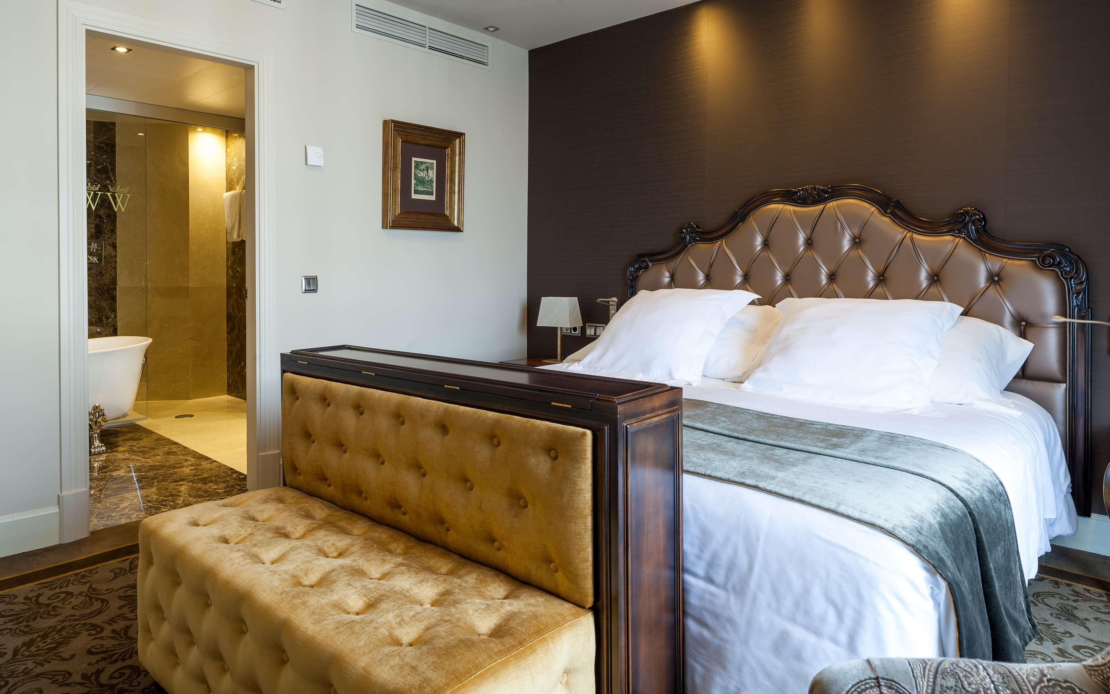 Luxury Suite - The Wellington Club