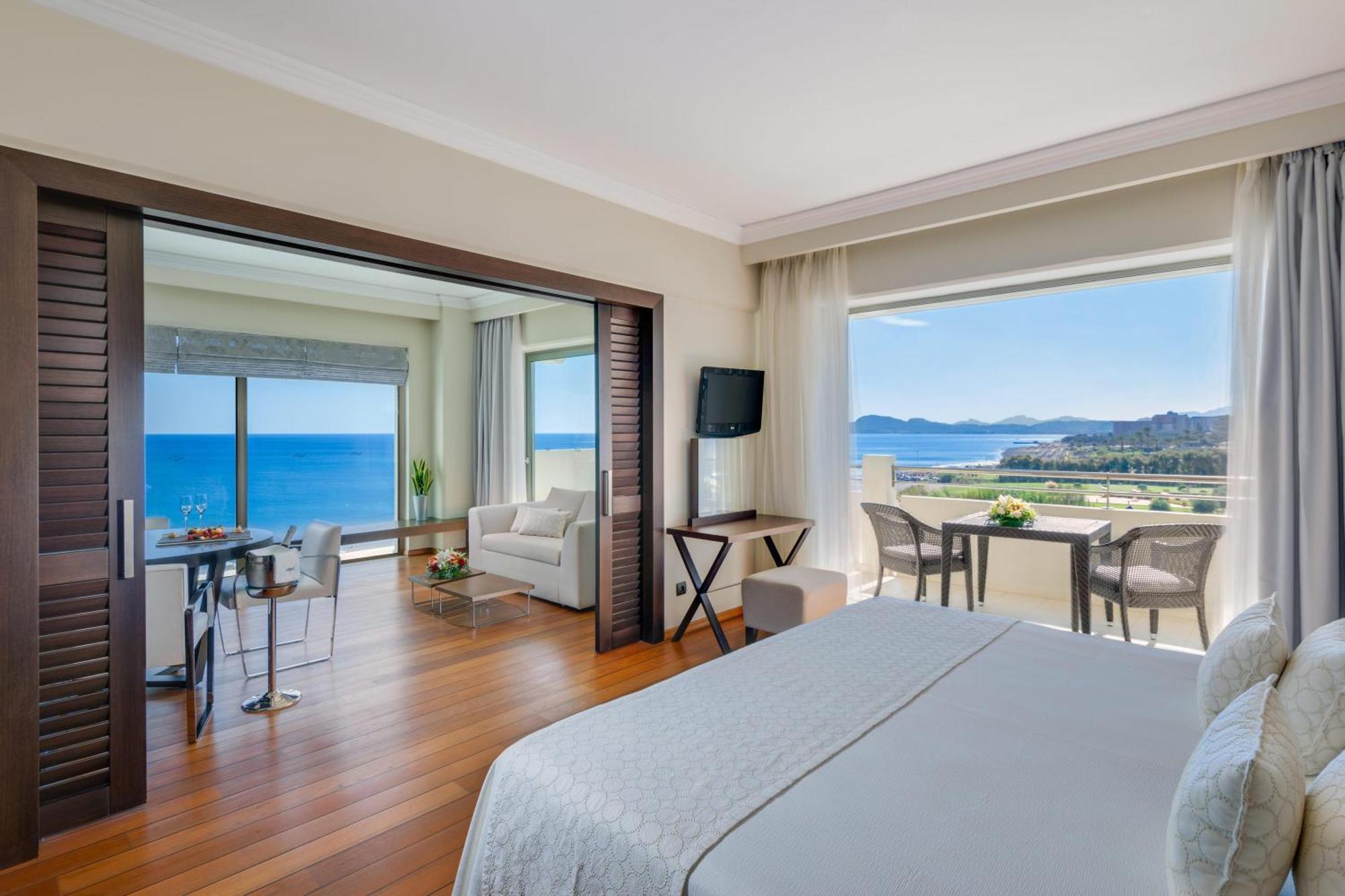 Elite Club Luxury Suite with Sea View (2 adults + 1 child)