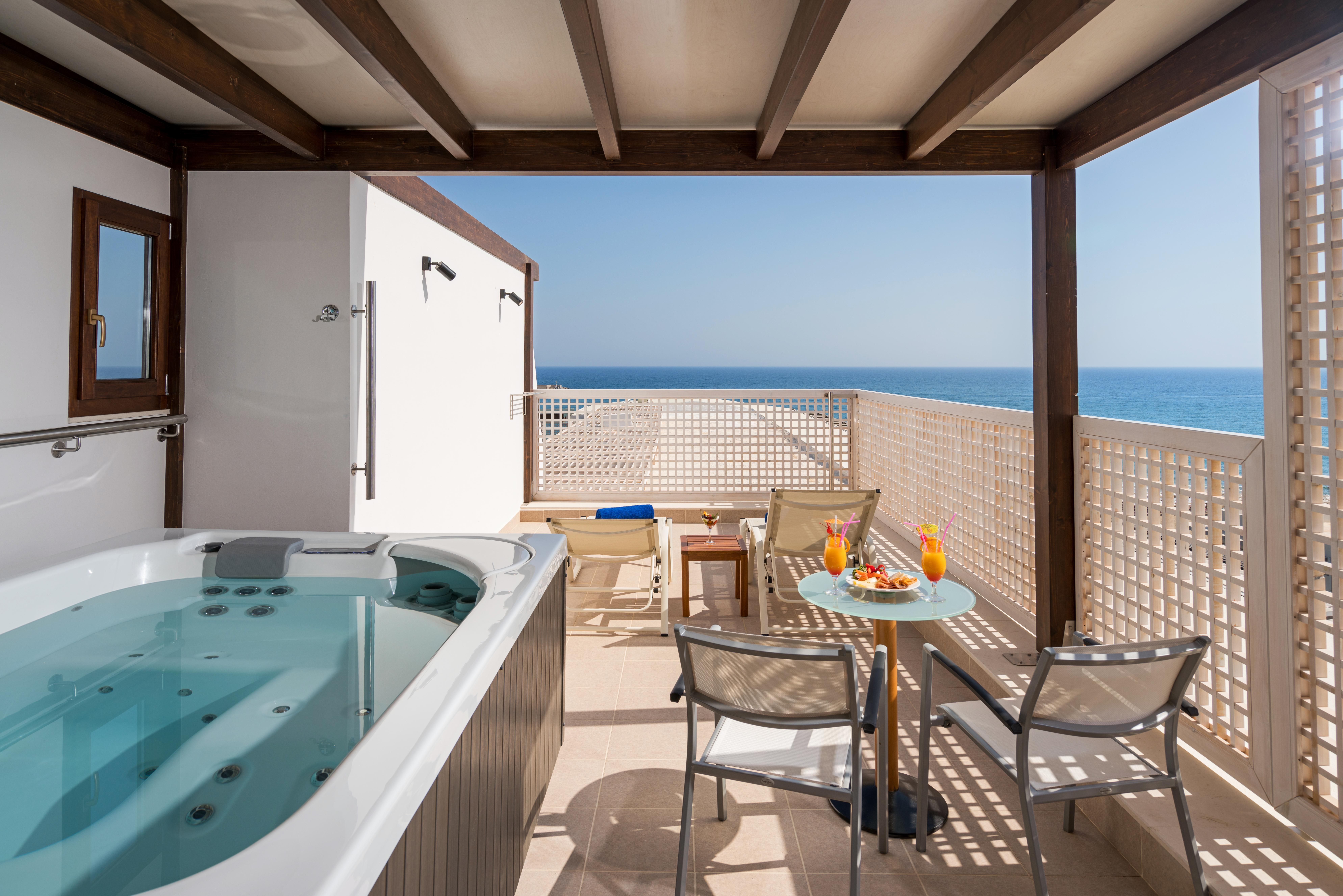 Deluxe Suite with Spa Bath
