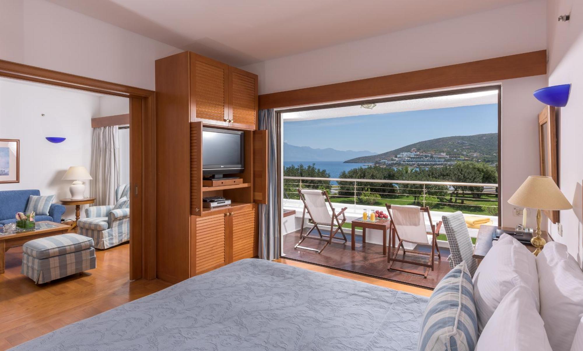 Deluxe Hotel / Bungalow Suite Sea View