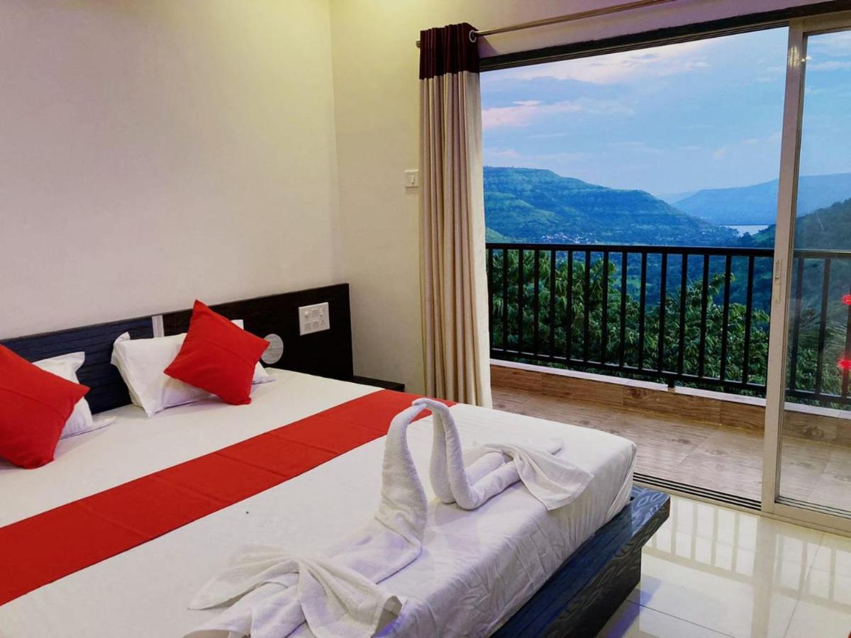 King Room with Mountain View