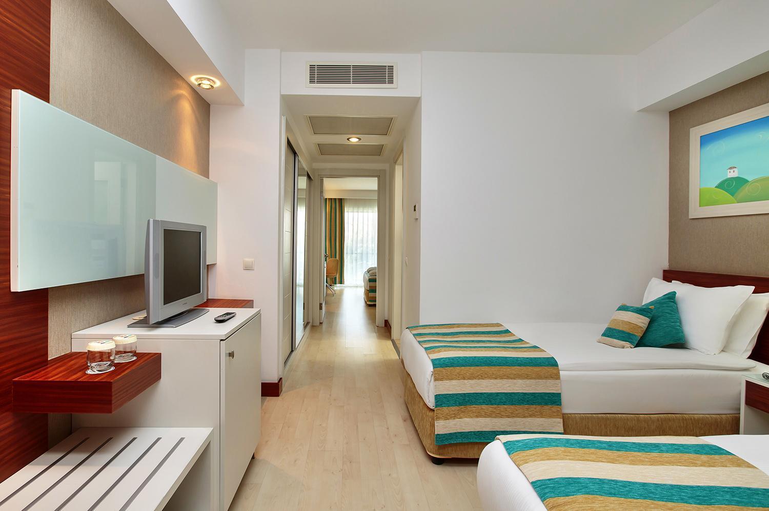 Family Room - Partial Sea View