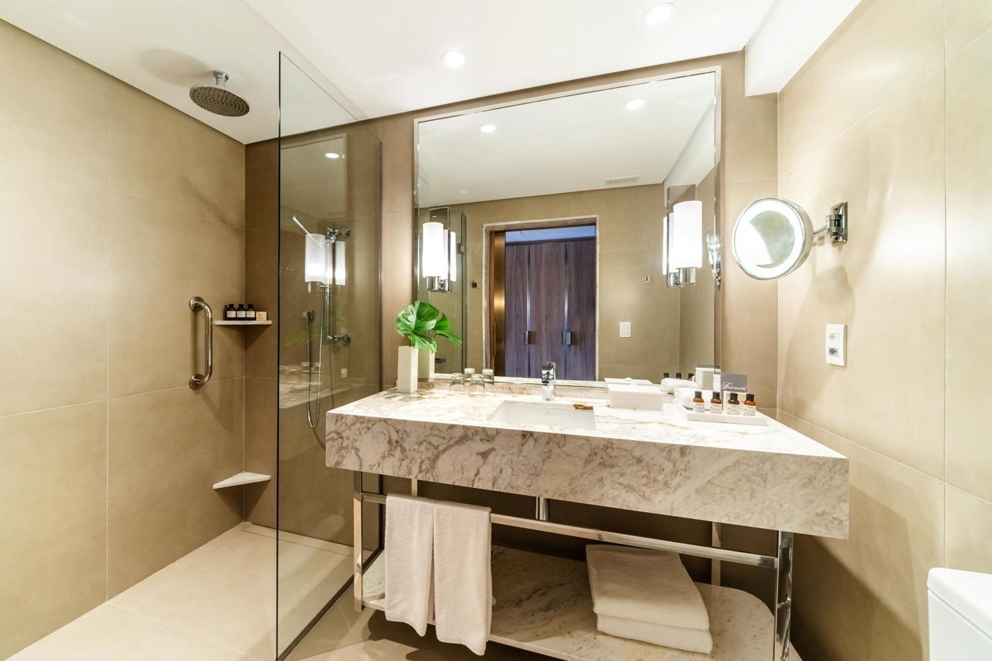 Deluxe Twin Room with City View
