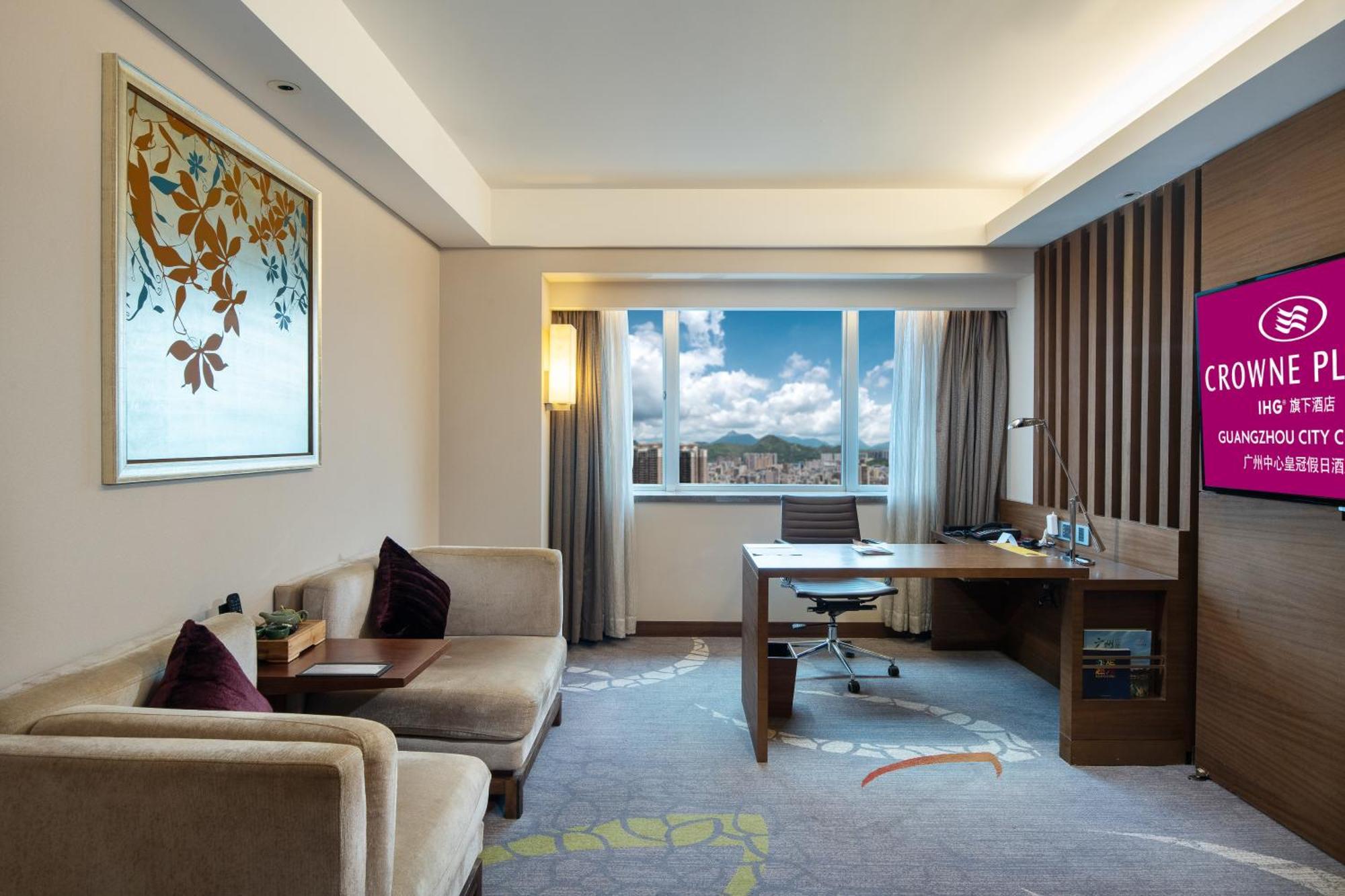 Junior King Suite