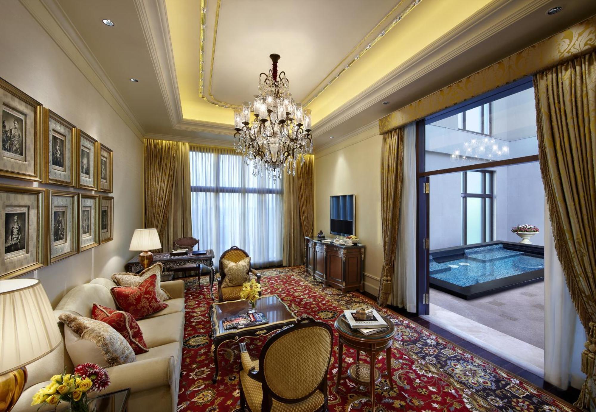 Royal Suite Plunge PoolLounge Access Cocktail hrs BMW Airport Transfers,943920274:JPEG