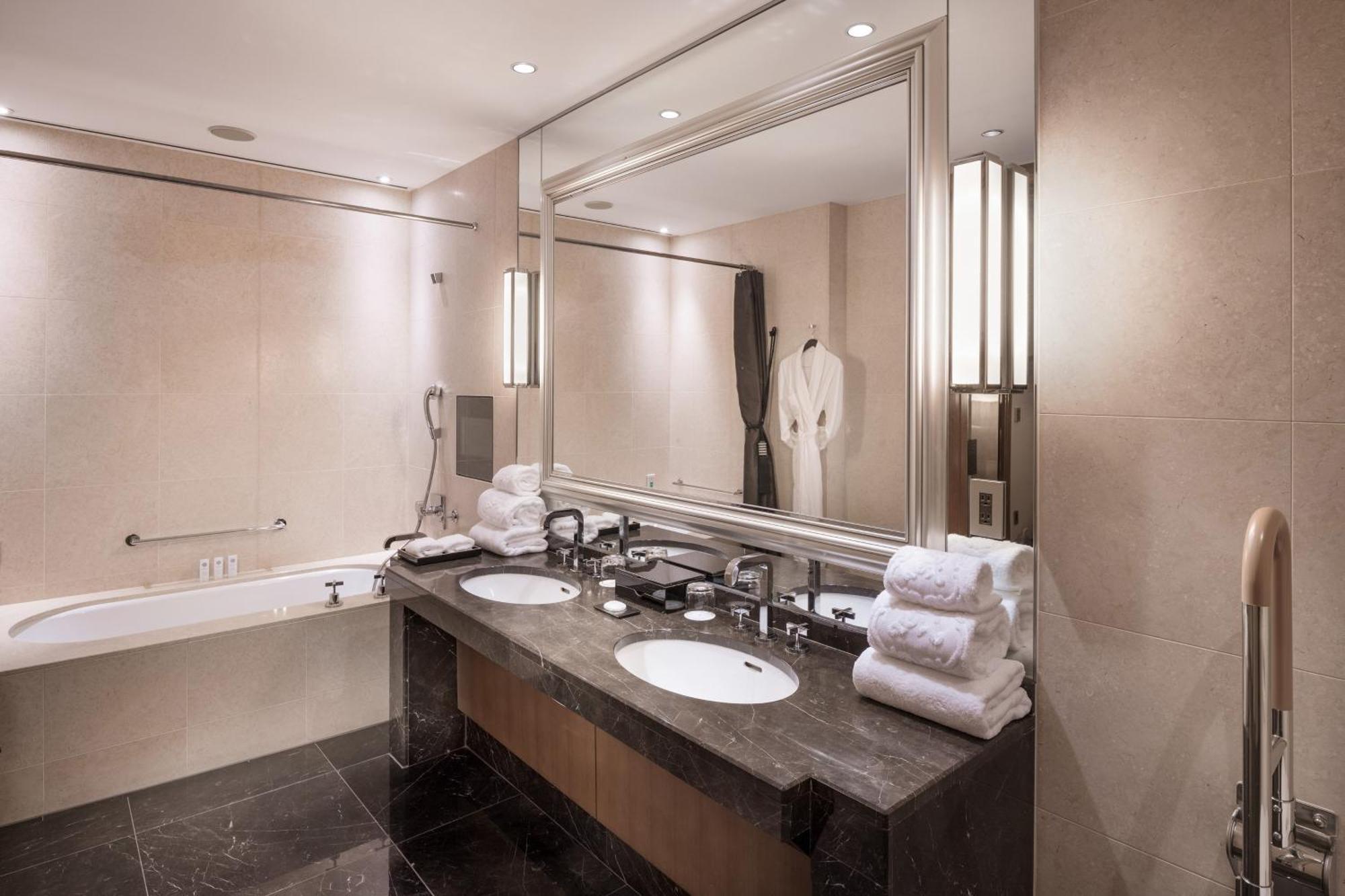 Accessible King Room