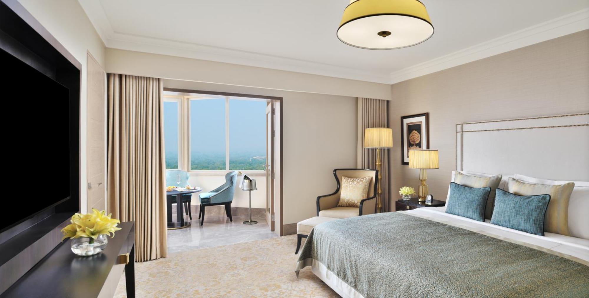 Taj Club Balcony Suite 