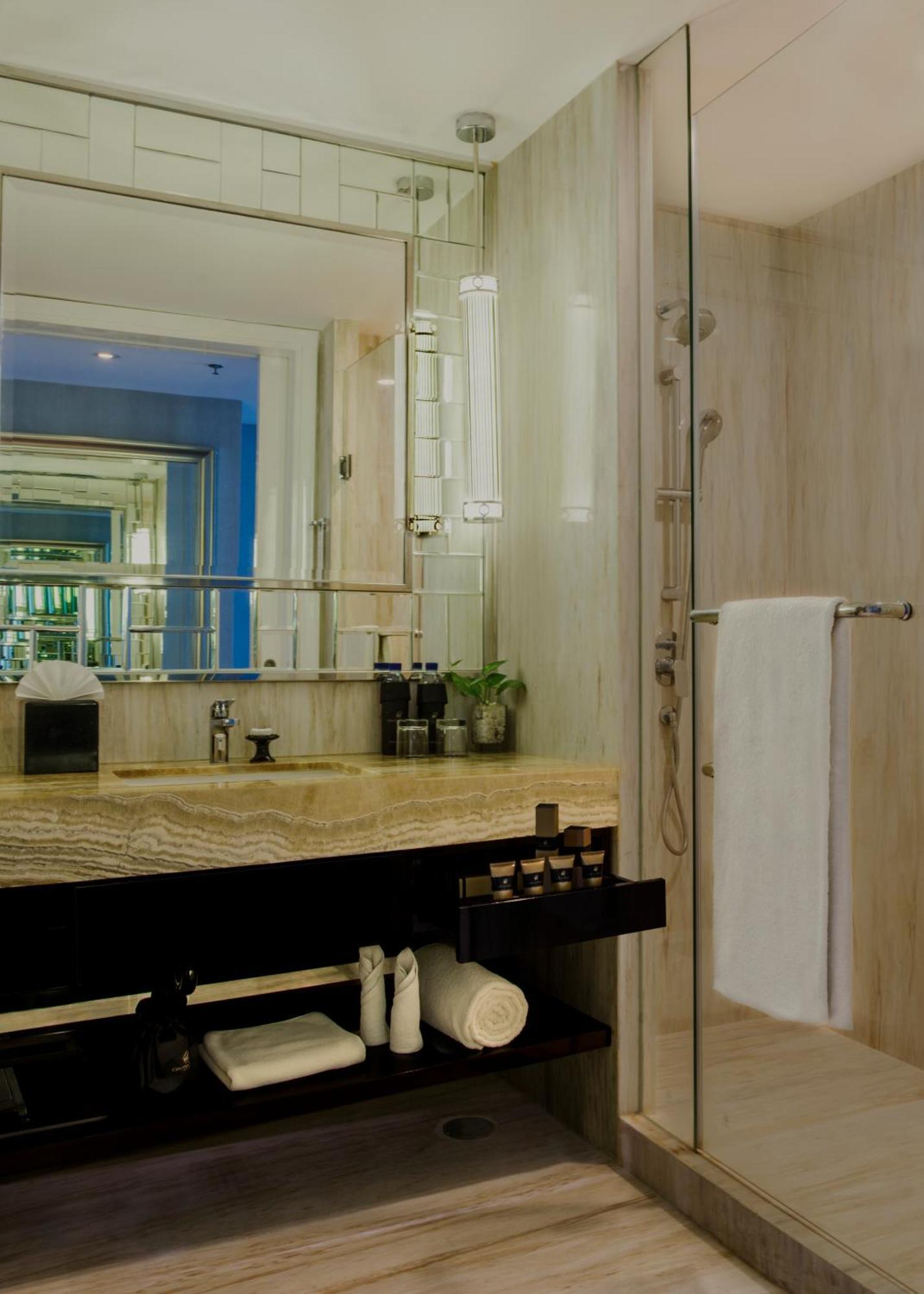 Executive Club Grand Deluxe Room