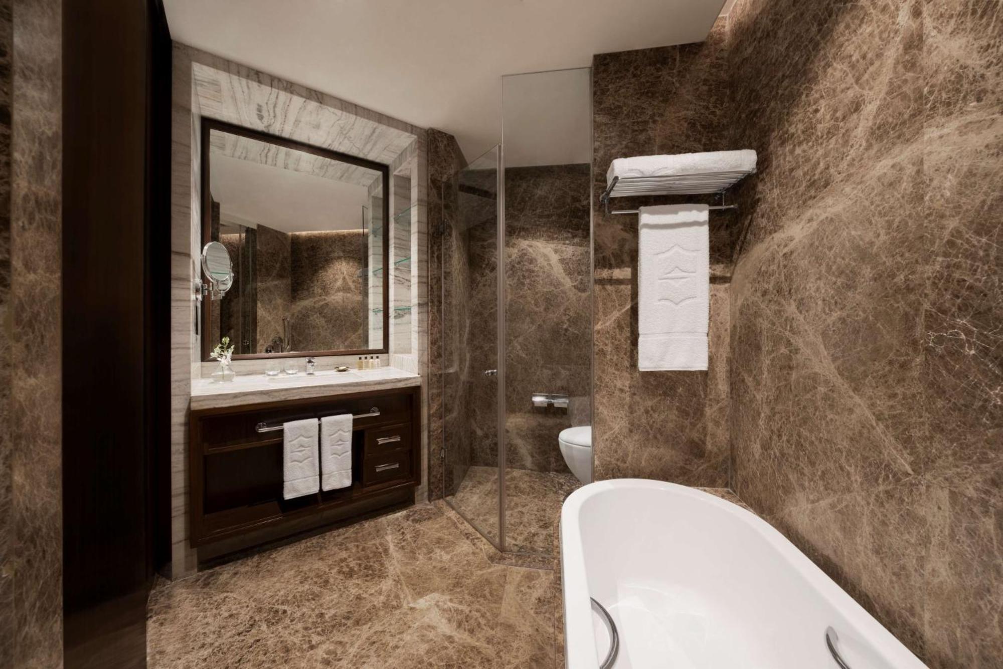 Executive Suite - 10% discount on Food & Soft Beverages & Laundry - Evening cocktails and canapés at the Horizon Club Lounge from 6pm – 8pm,1277895463:JPEG