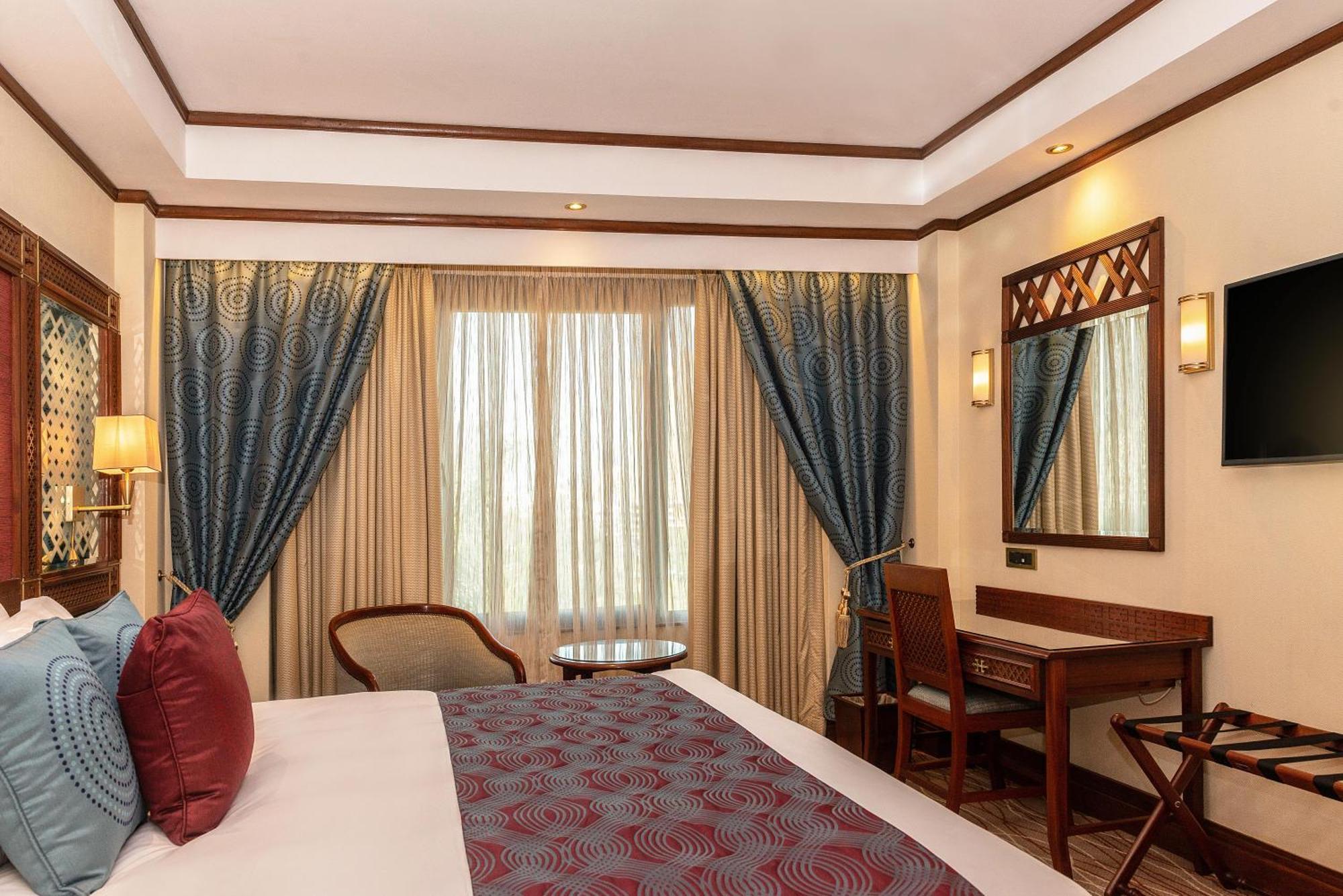 Deluxe Room,1773733182:JPEG