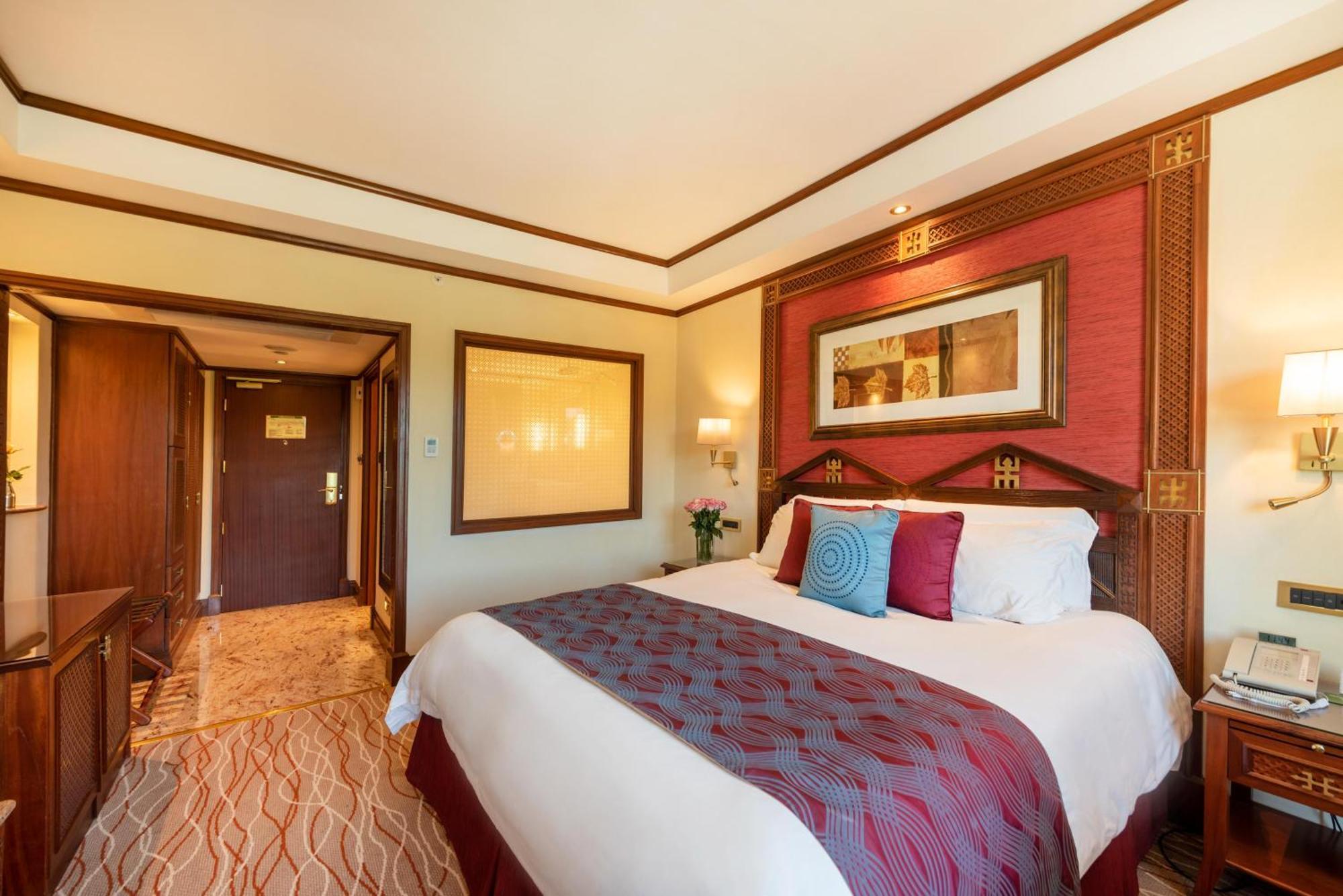 Executive Room,1773733182:JPEG