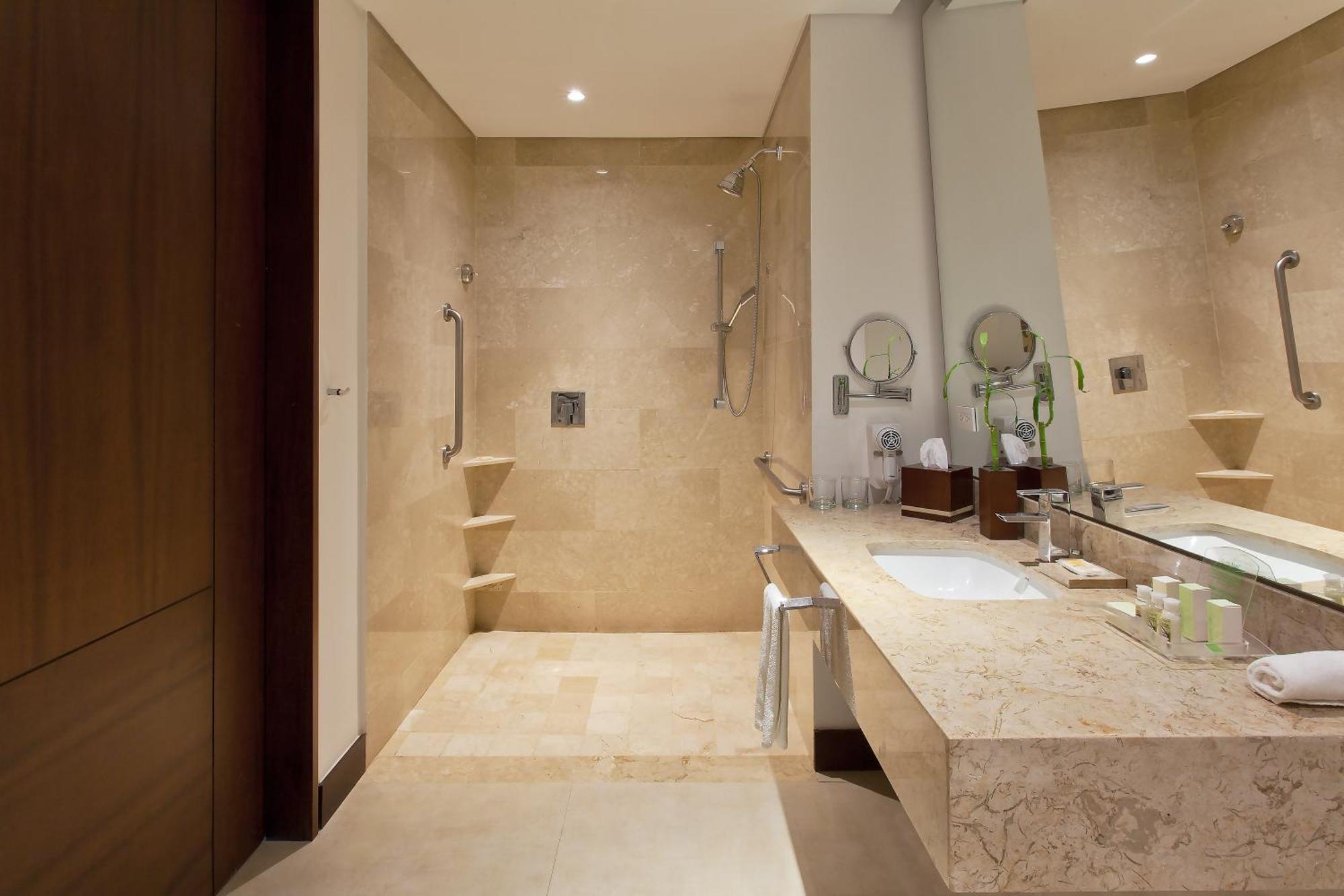 Standard King Room - Accessible