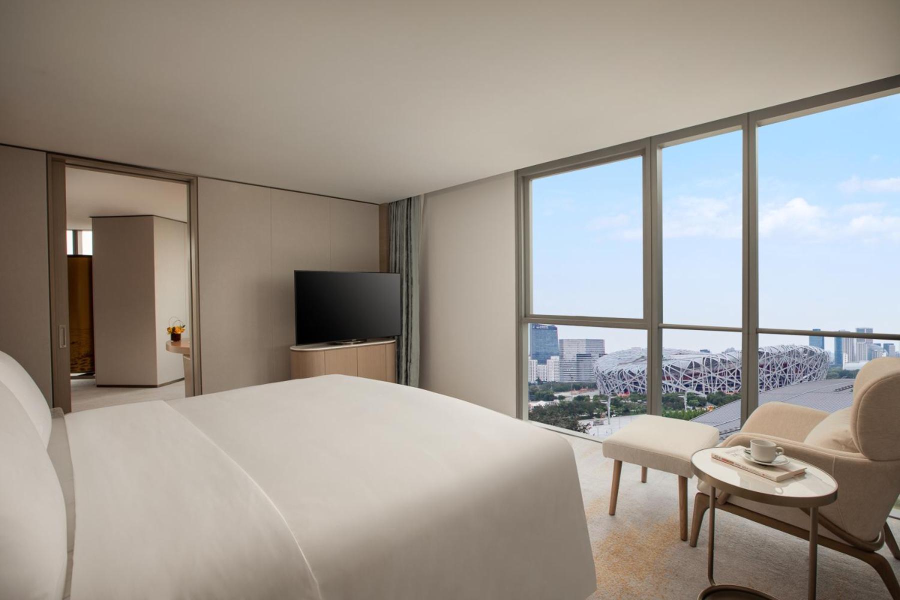 Premier Suite with Olympic Panorama View - Club Lounge Access