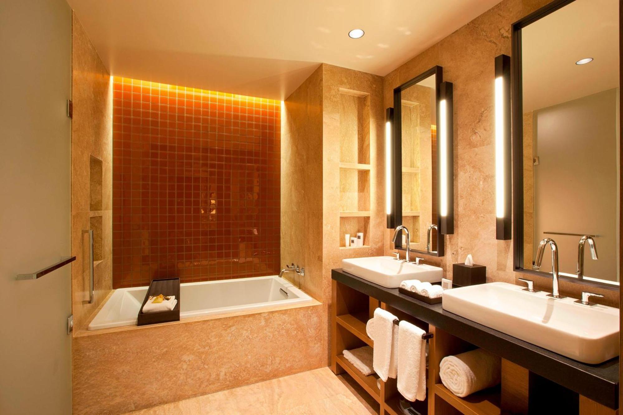 Deluxe Double Room with Balcony and Oceanfront