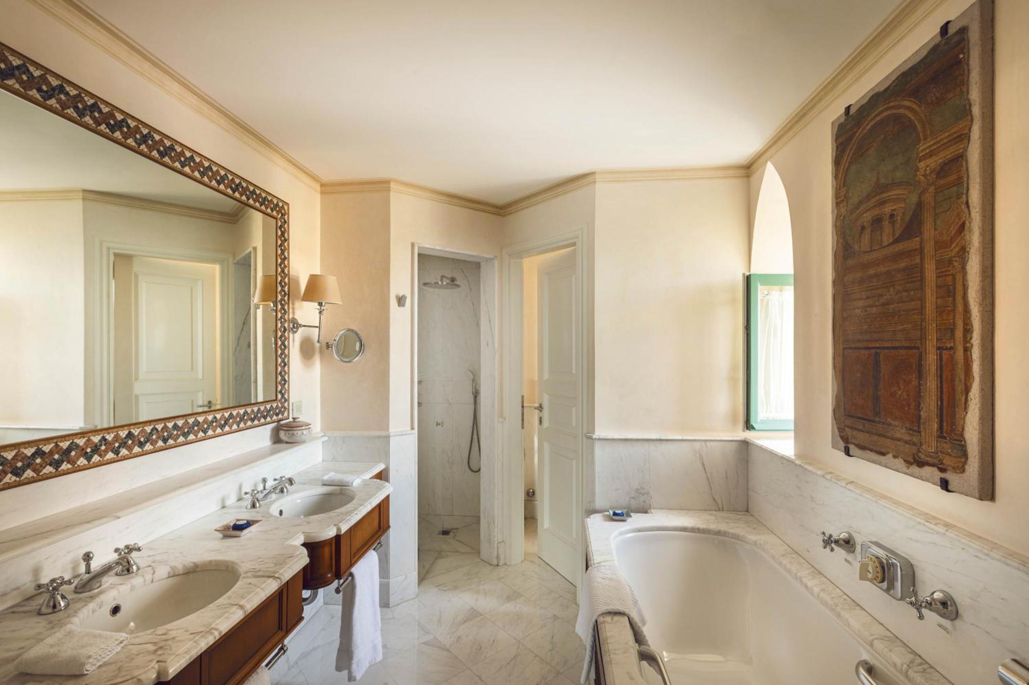 Deluxe Double Room with Balcony and Sea View