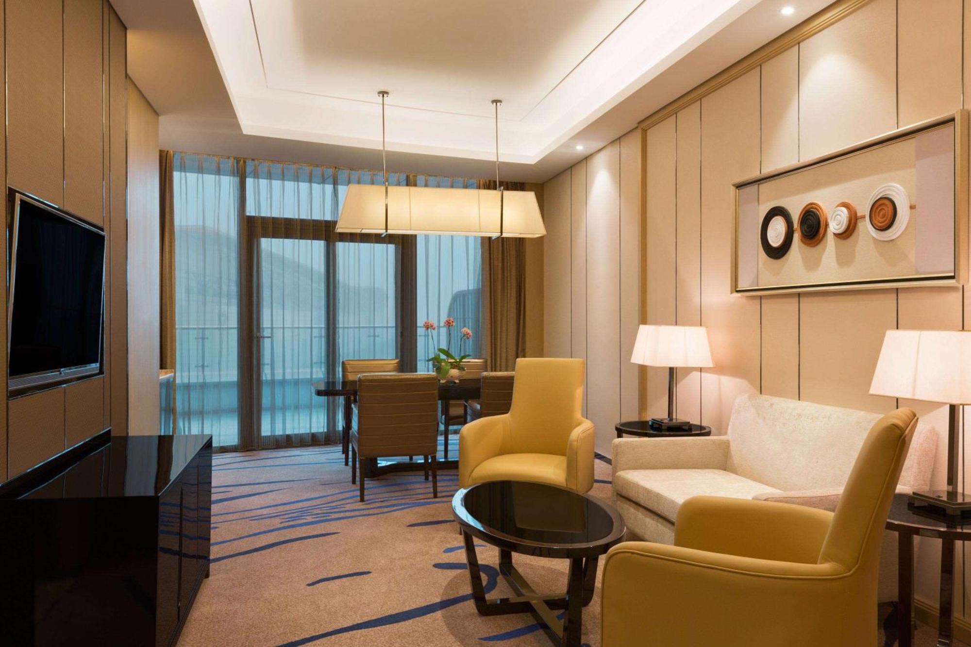 Club Deluxe King Room