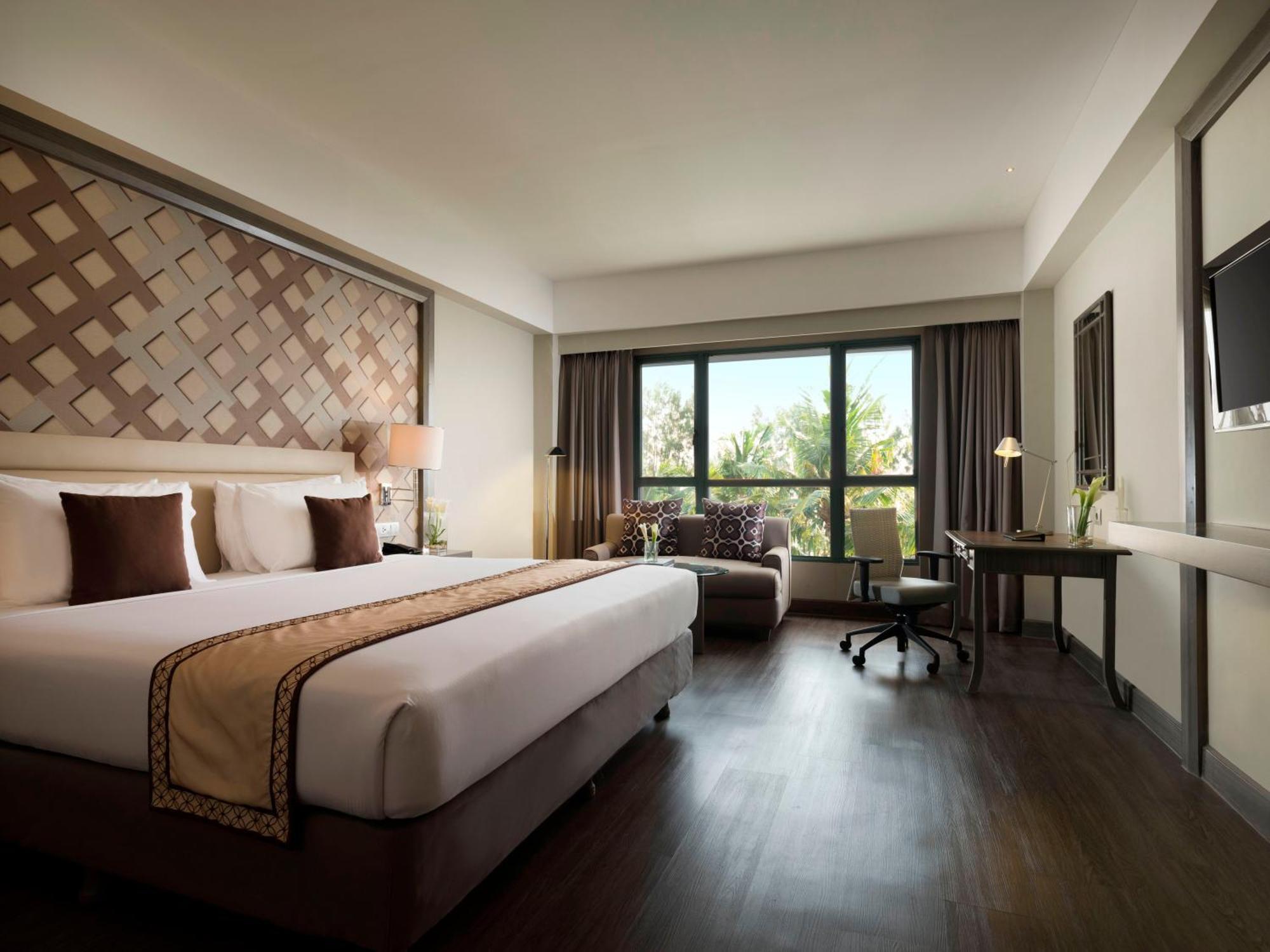 Deluxe Double or Twin Room with Pool View
