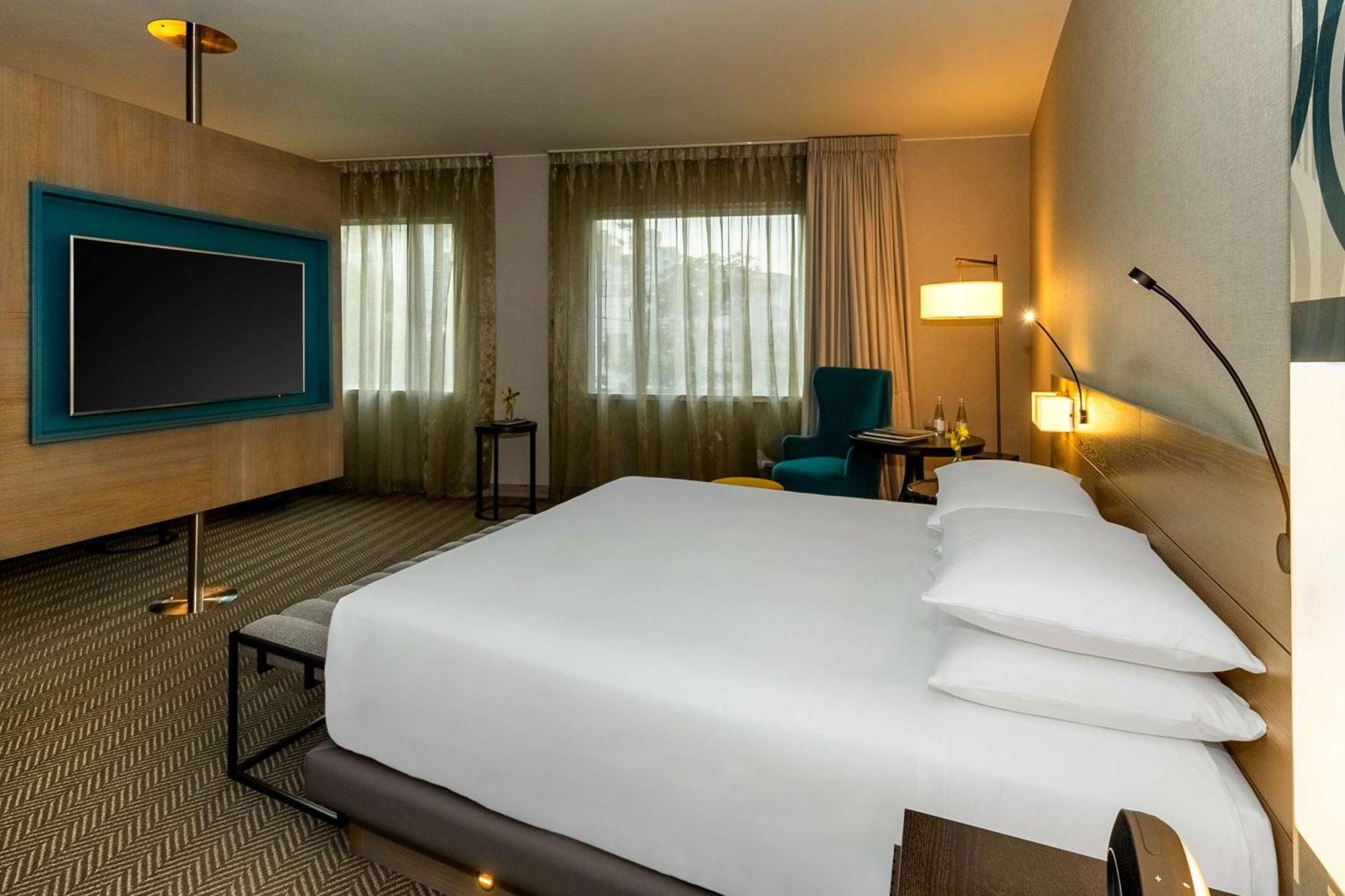 Junior King Suite