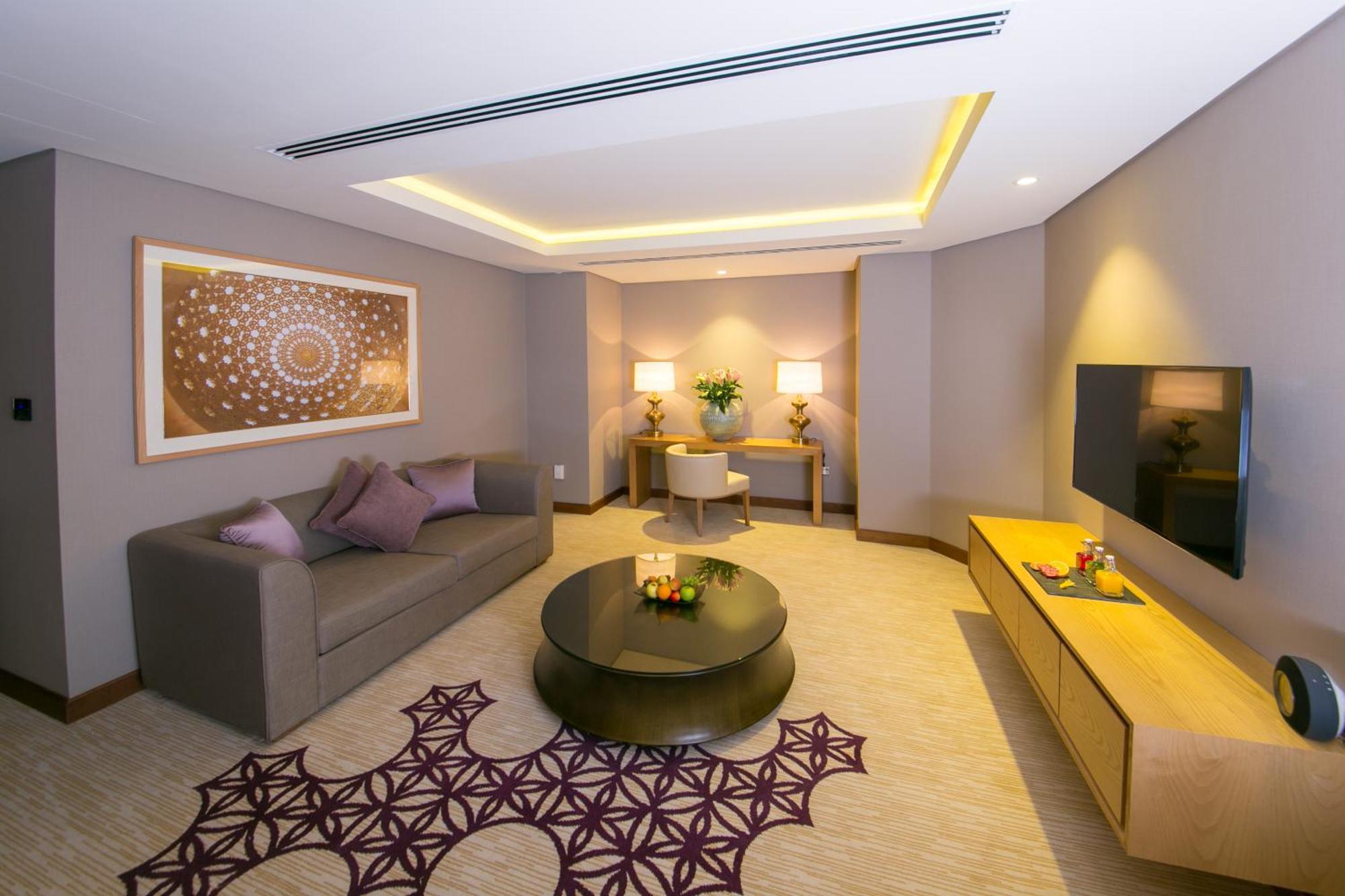 Junior Suite with Executive Lounge Access