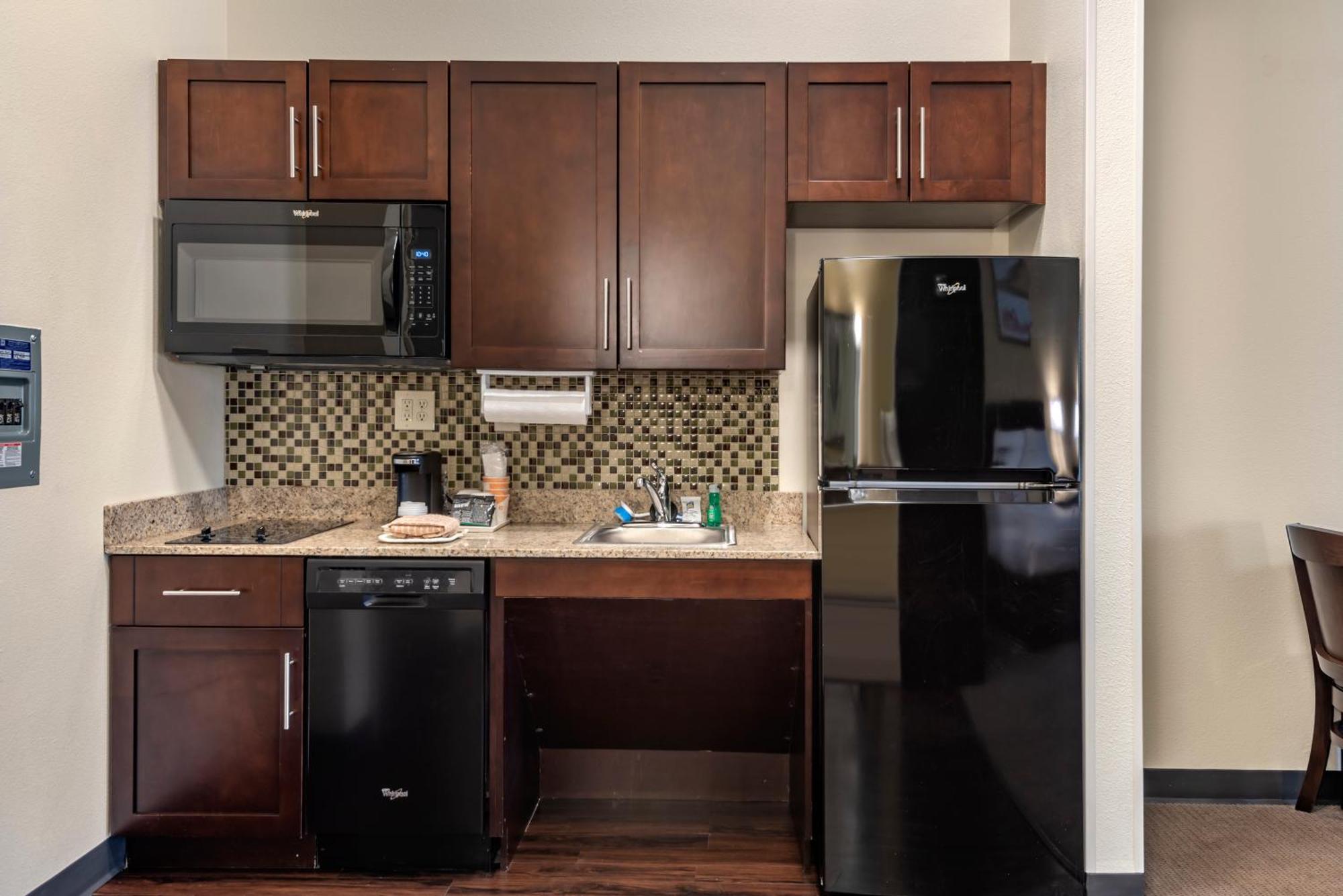 Efficiency King Suite with Kitchen - Accessible/Non-Smoking