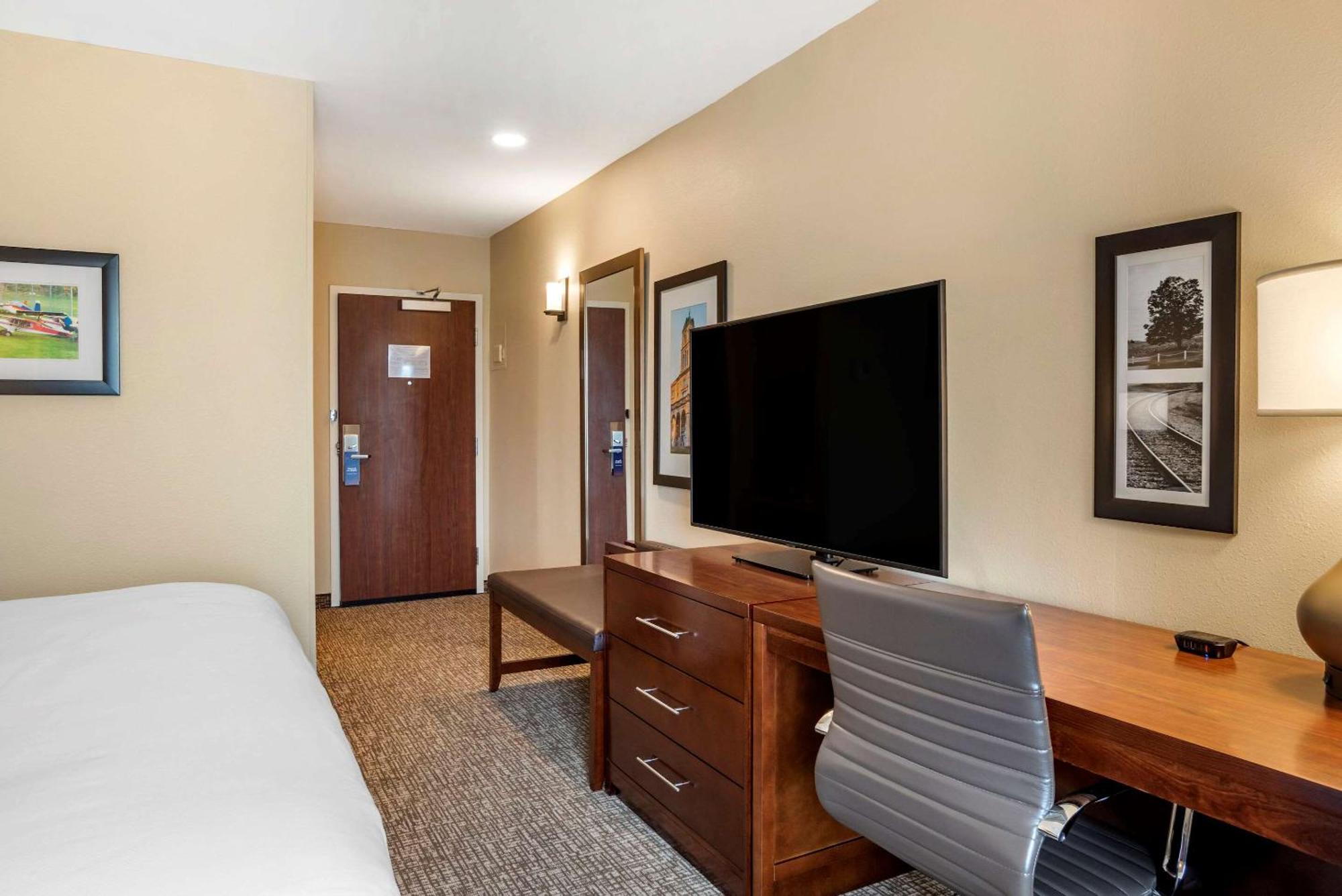 Standard King Room - Non Smoking