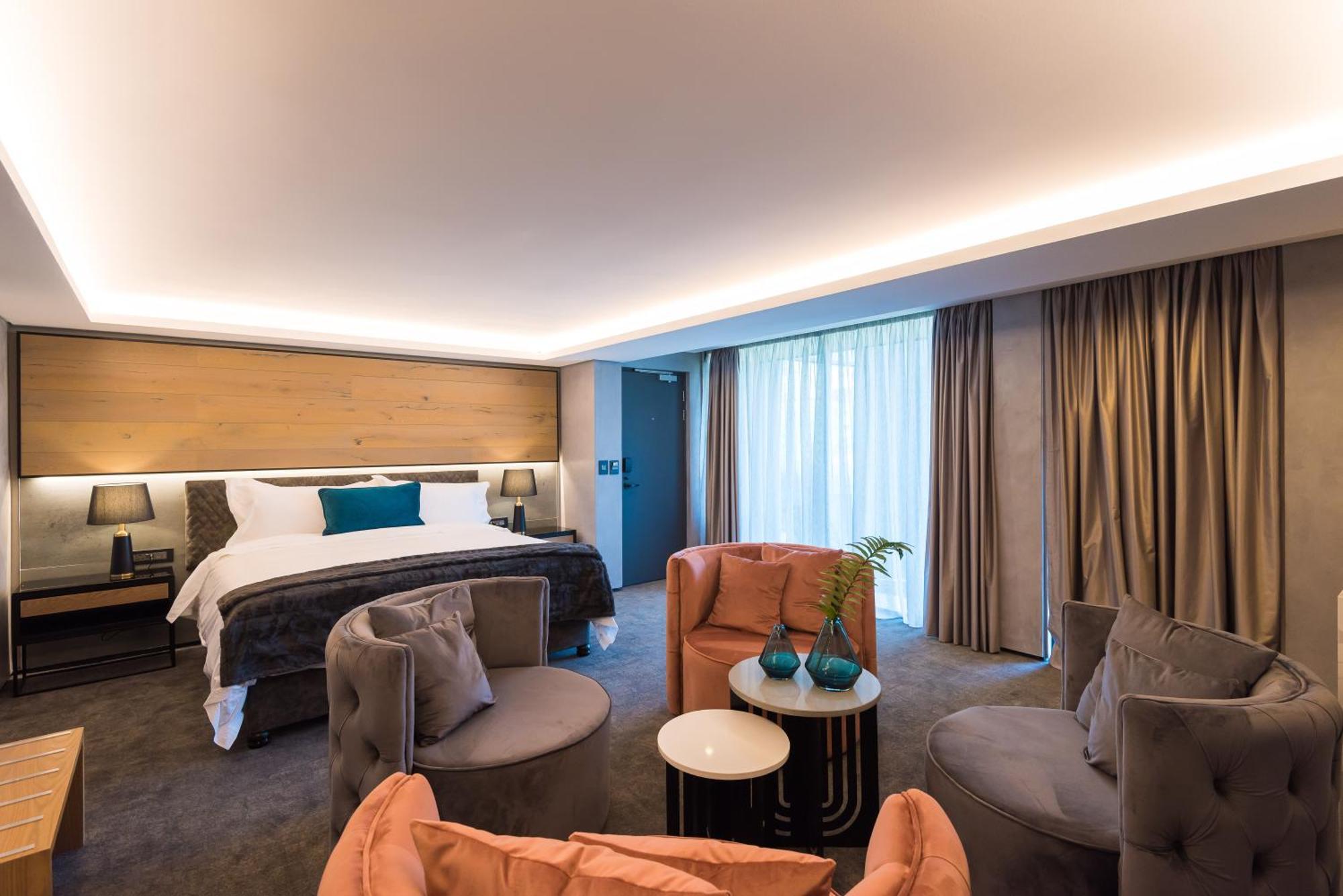 Superior King Room
