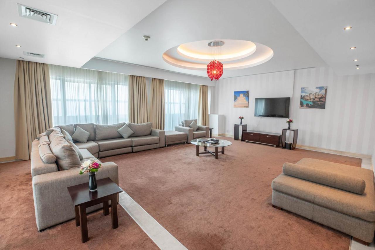 Deluxe Four-Bedroom Apartment with Panoramic Views