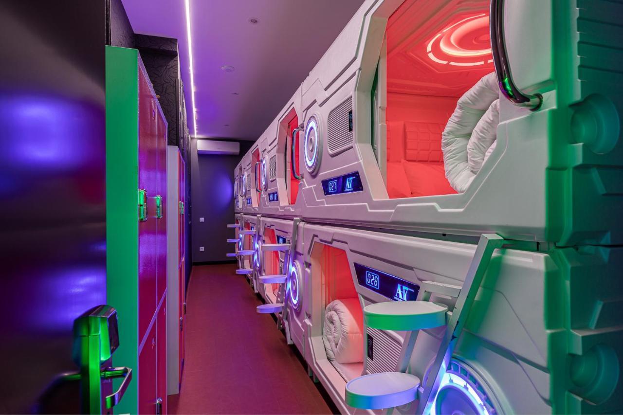 Double Capsule Bed in Mixed Dormitory