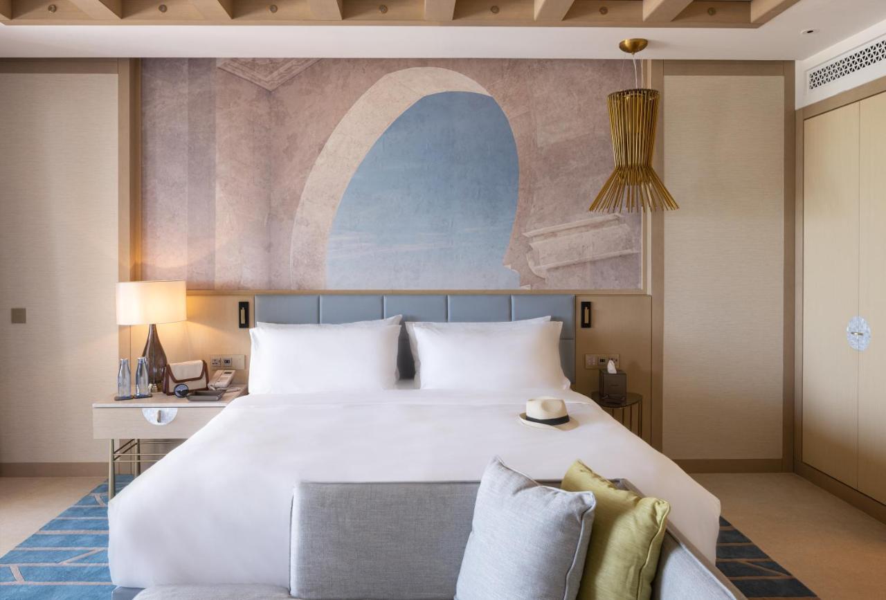 Ocean Terrace Suite with access to a private beach, 5 pools and cinema