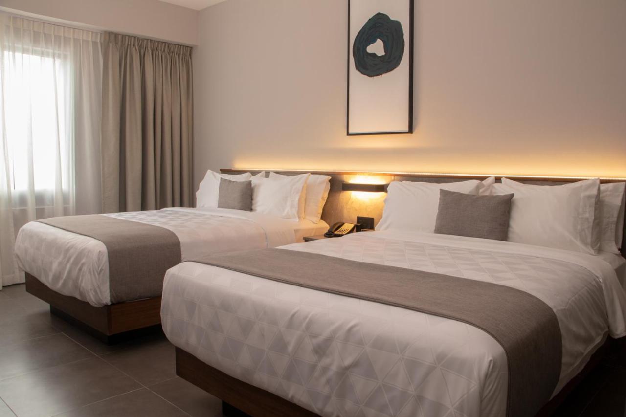 Deluxe room double city view