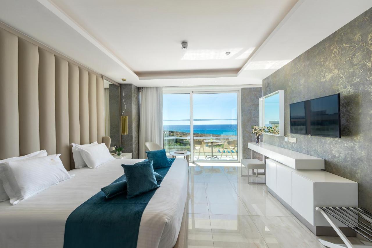 Suite Front Sea View