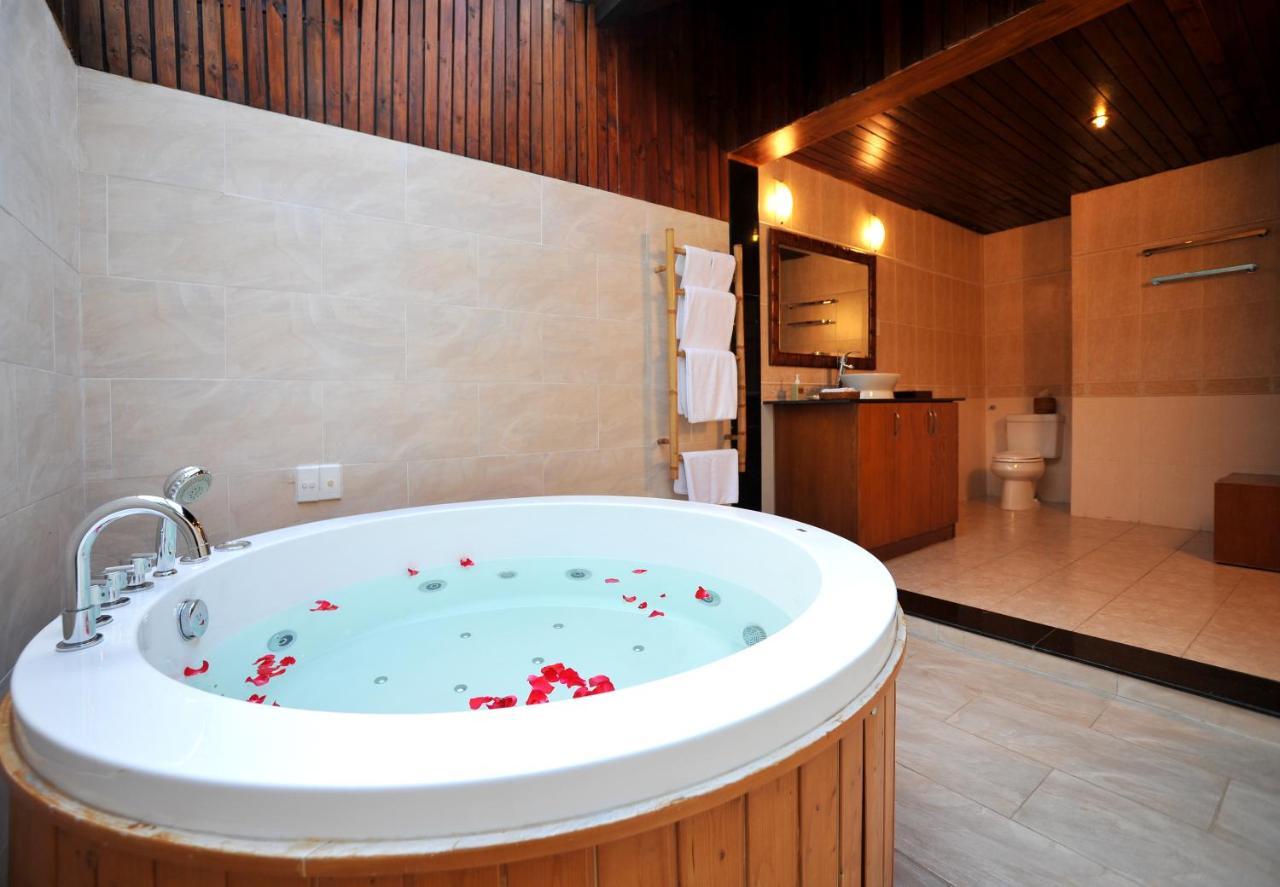 Jacuzzi Bungalow
