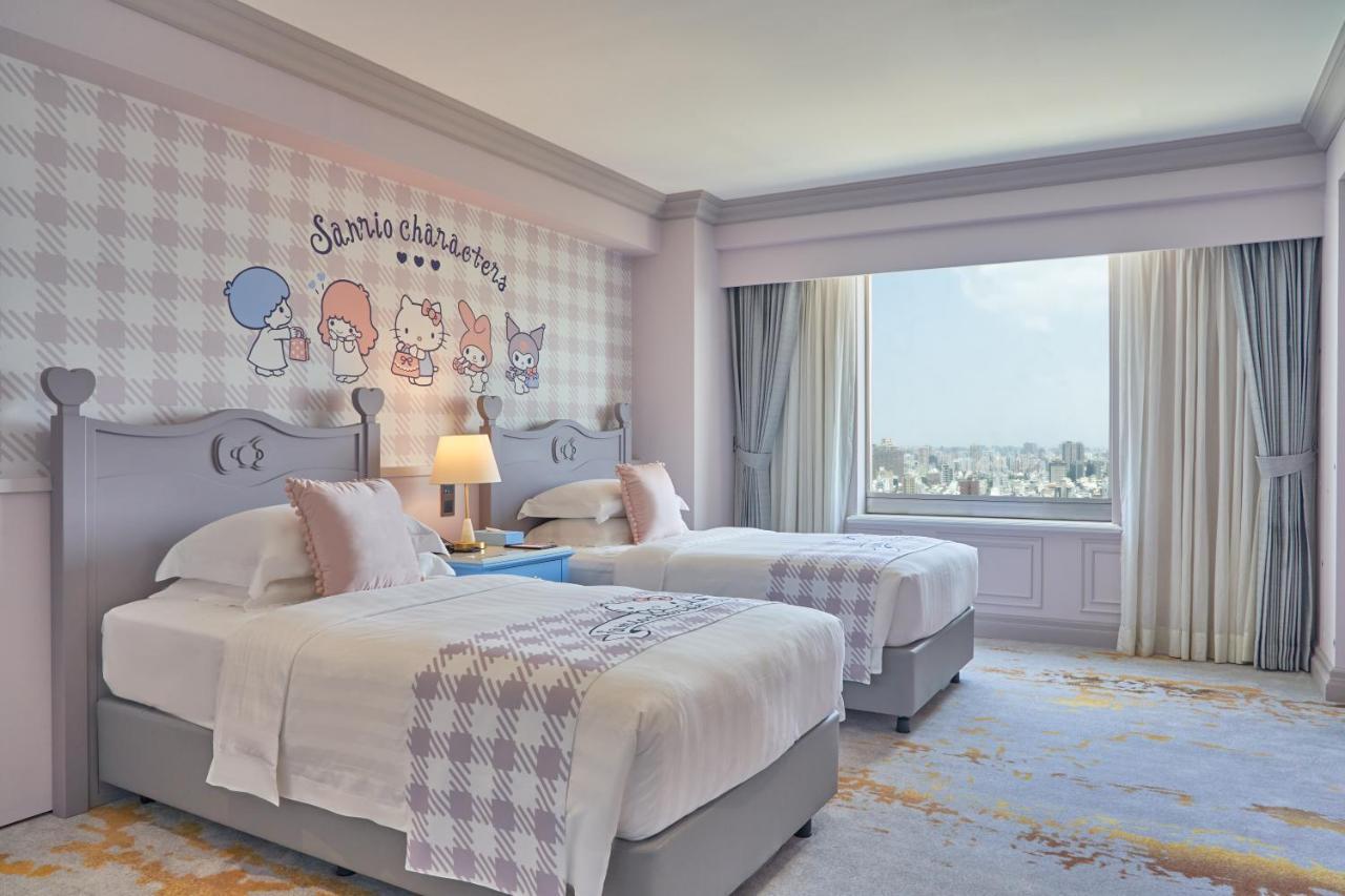 Hello Kitty & Friends Family Suite