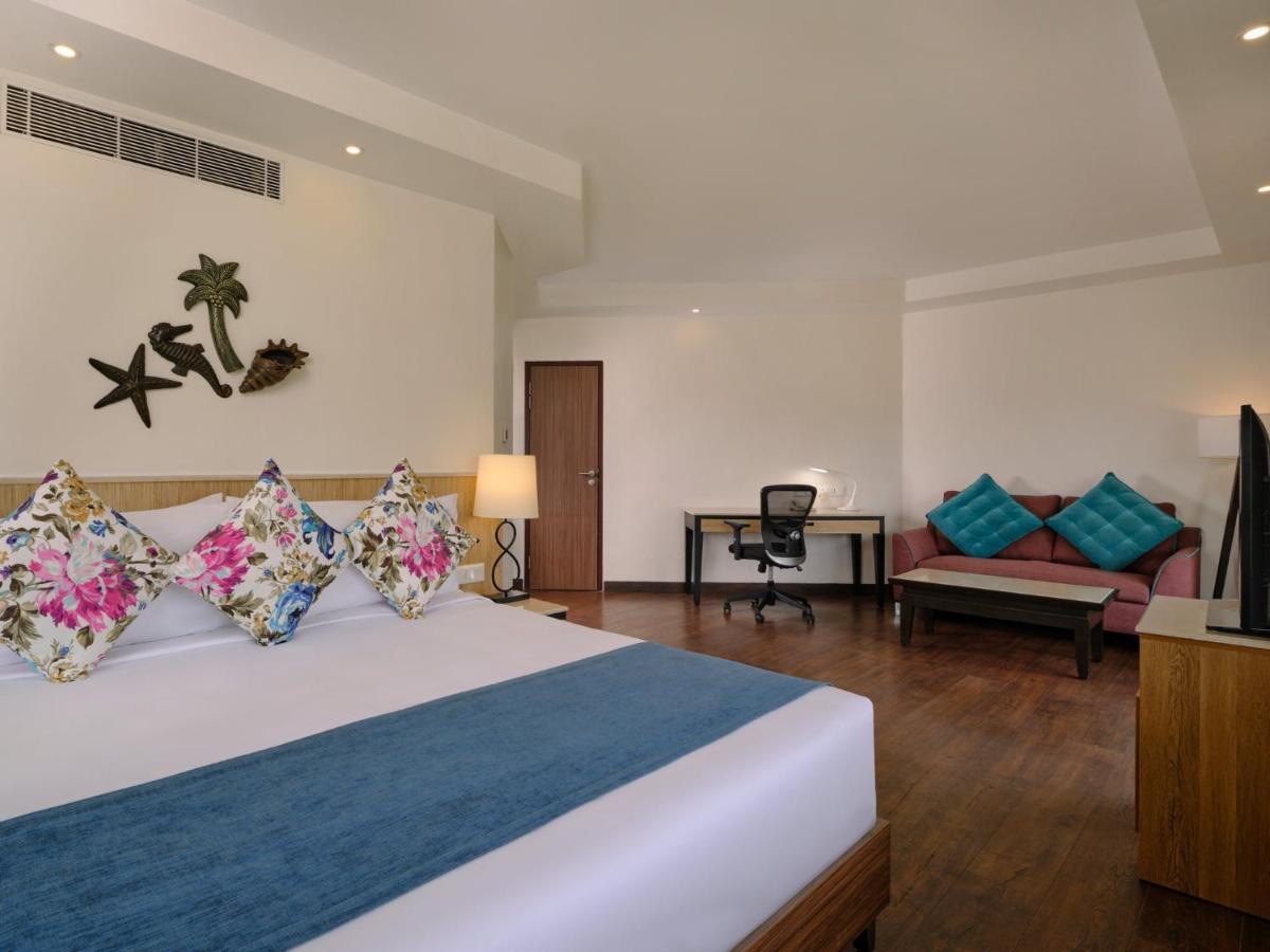 Premium King Room with Ocean View - Smoking