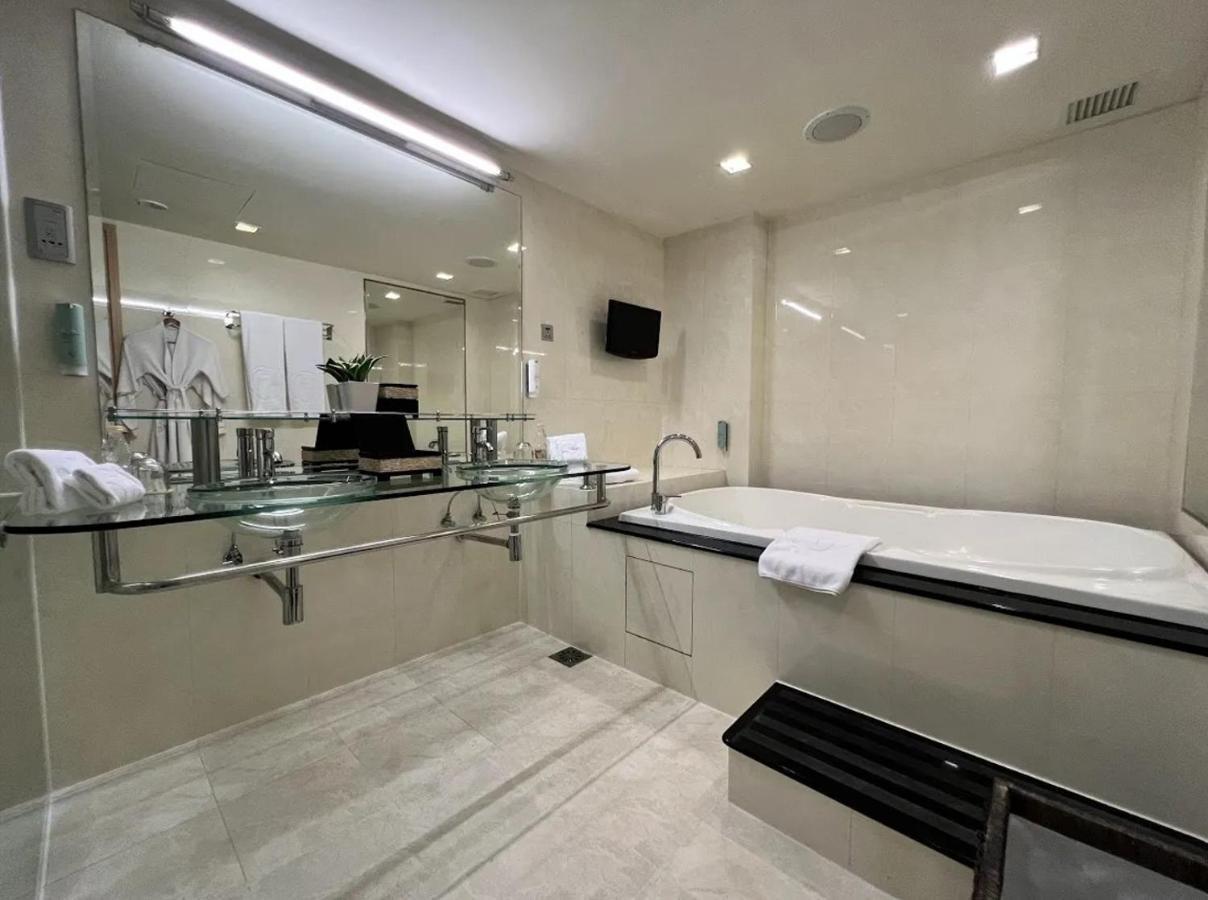 Premier Suite,1315177771:JPEG