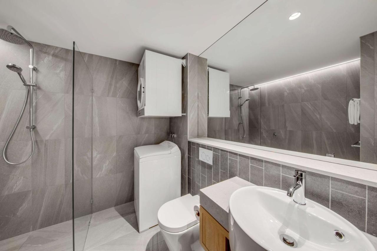 One-Bedroom Apartment,1316929963:JPEG