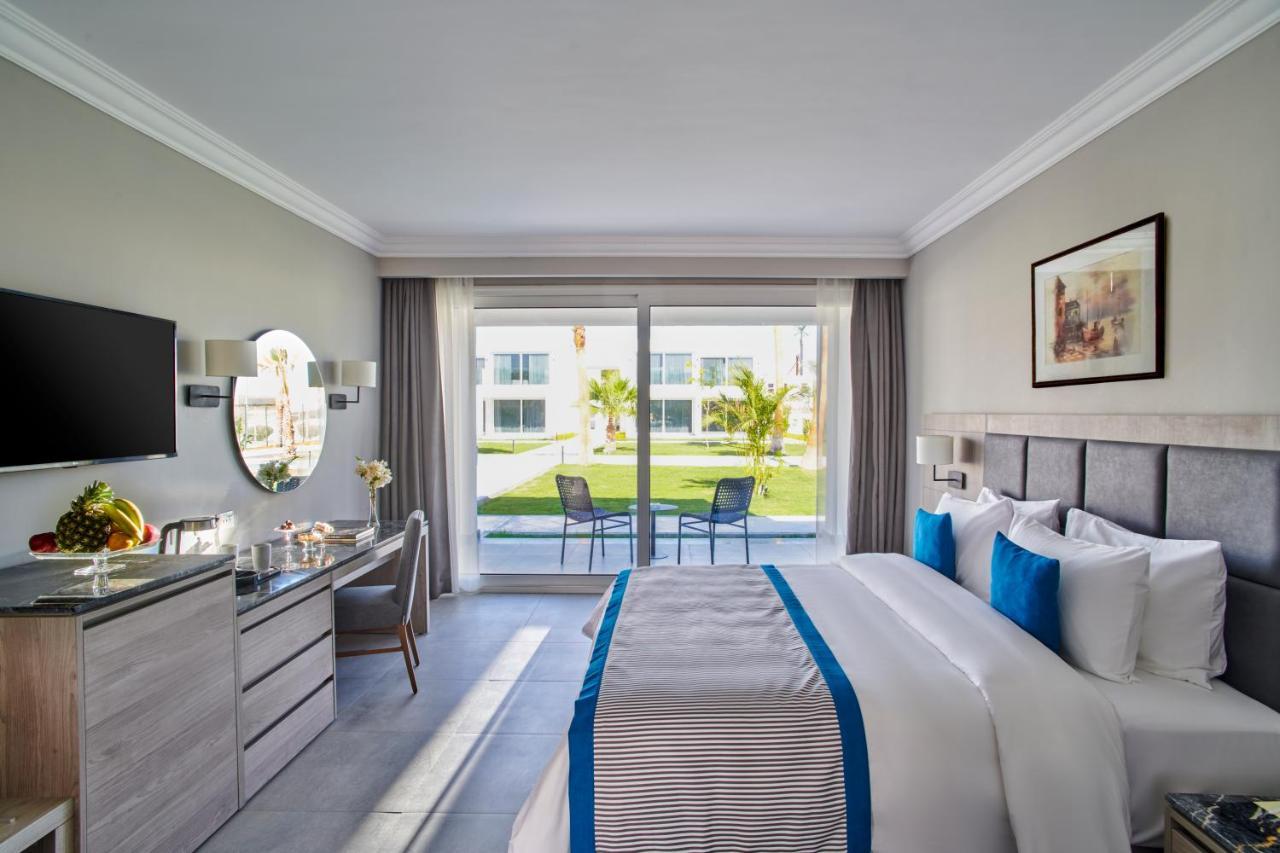 Deluxe Preferred Front Area,1330192376:JPEG