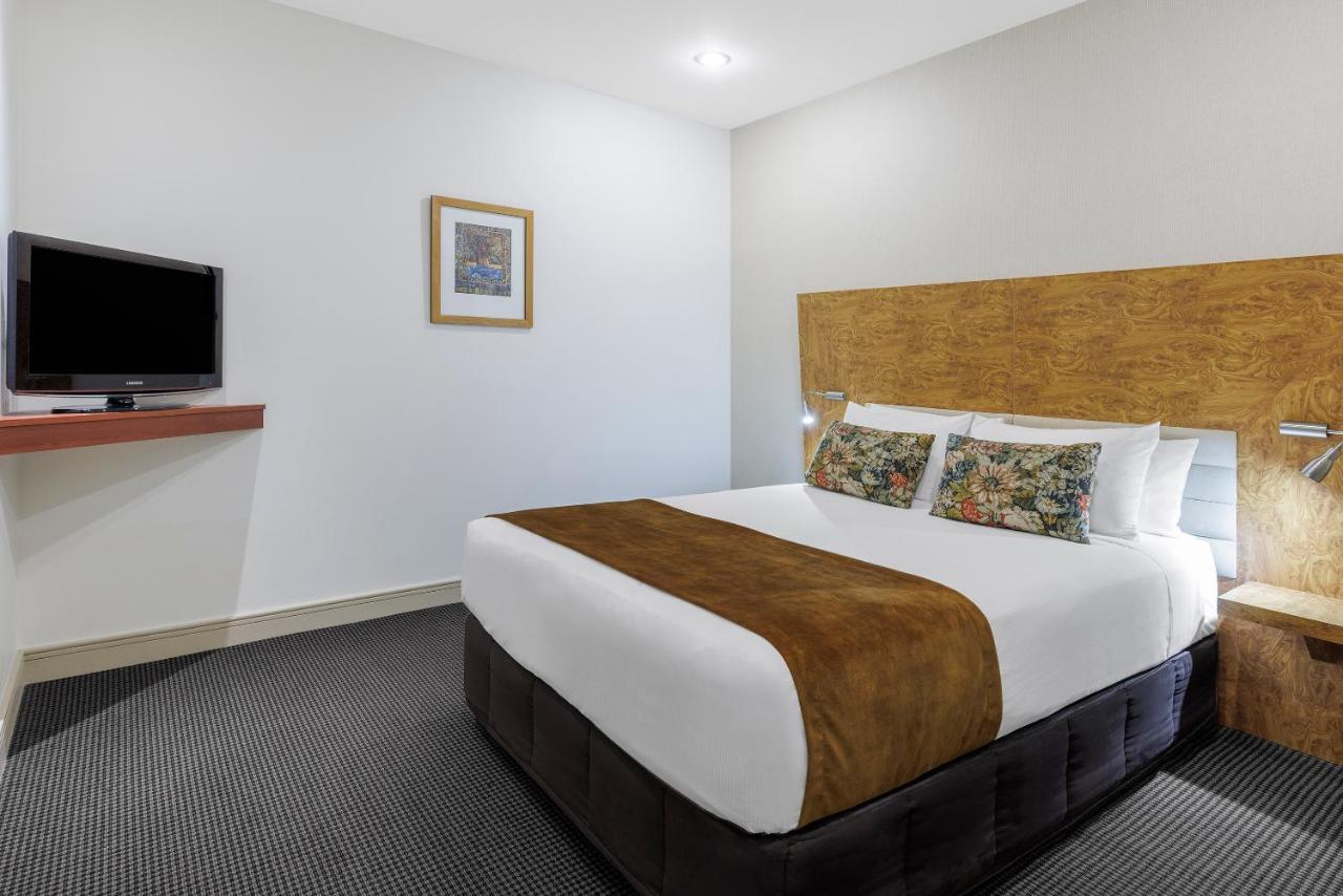 One Bedroom Apartment,1554084307:JPEG