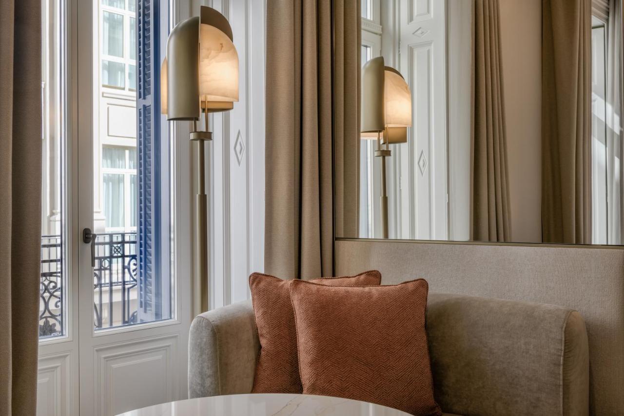 Premium Deluxe King Room with Balcony and City View,1356332216:JPEG