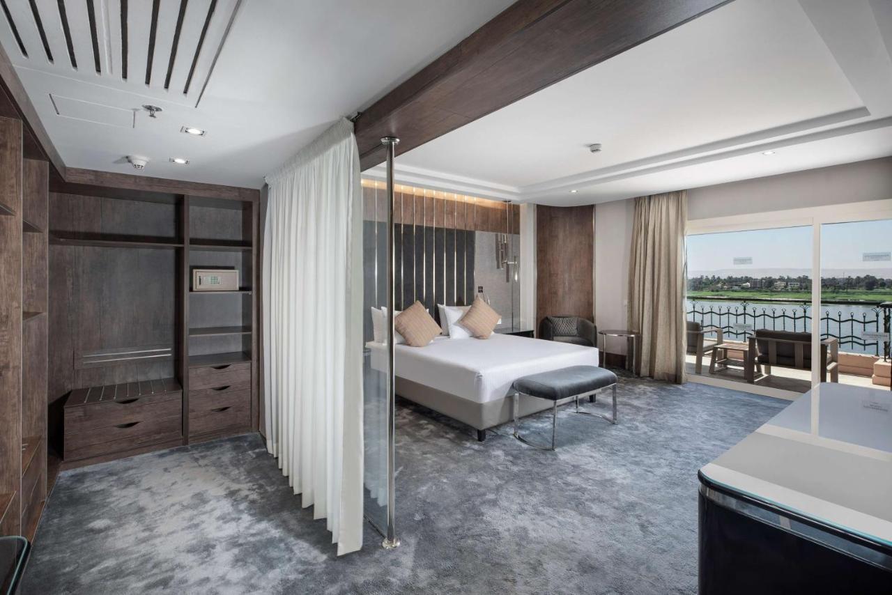 Presidential Suite,1365445127:JPEG