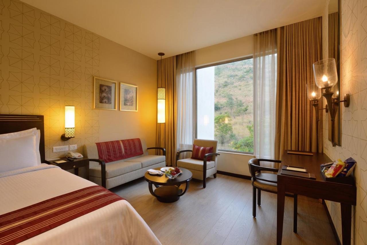 Premium Room 1 Dbl Bed - 20% Off on Laundry, Complimentary Welcome Drink on arrival, Signature Activities & Experiences , Complimentary In-Room Refreshments, featuring Fruit Basket, Cookie Platter