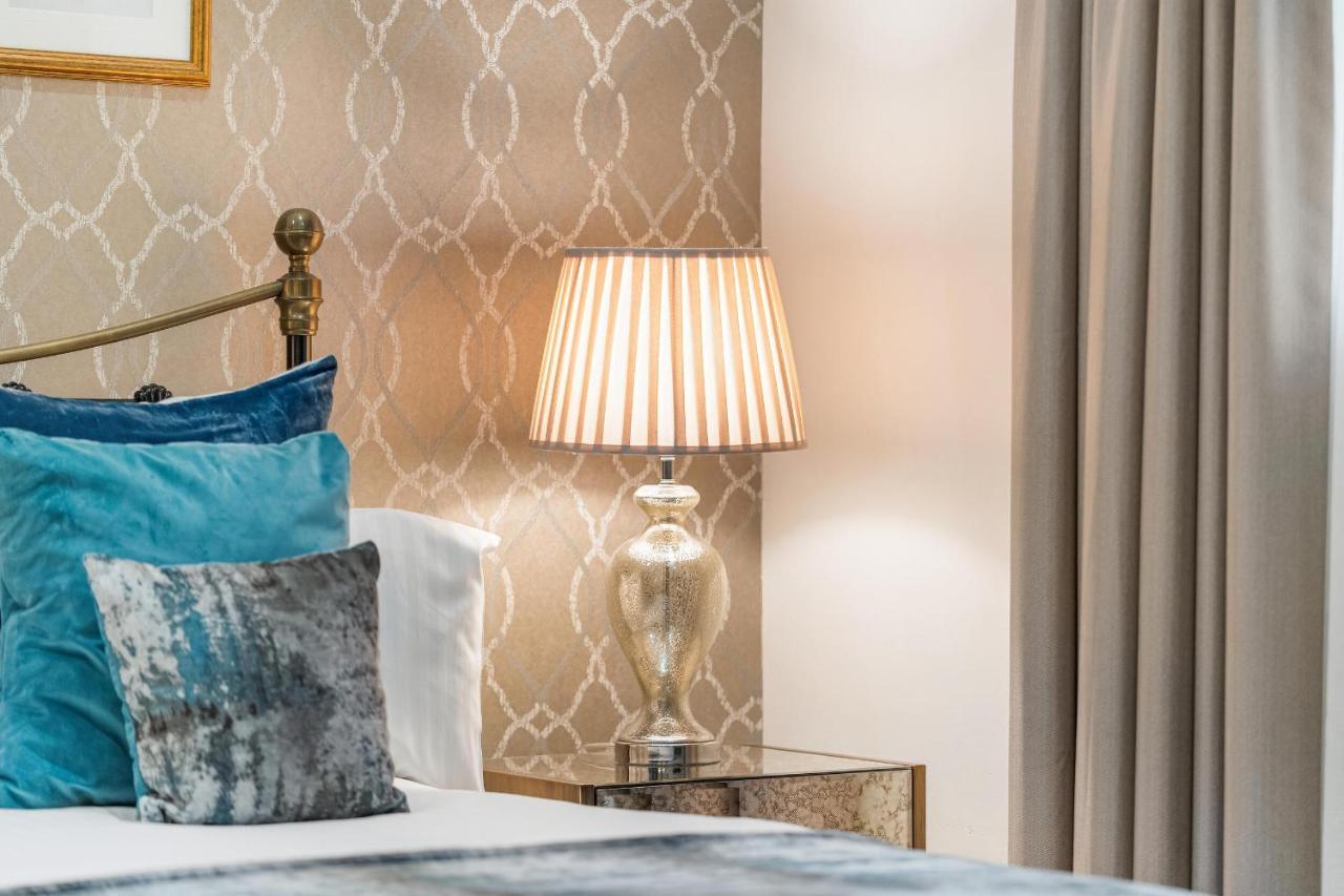 Executive Suite,1339198127:JPEG