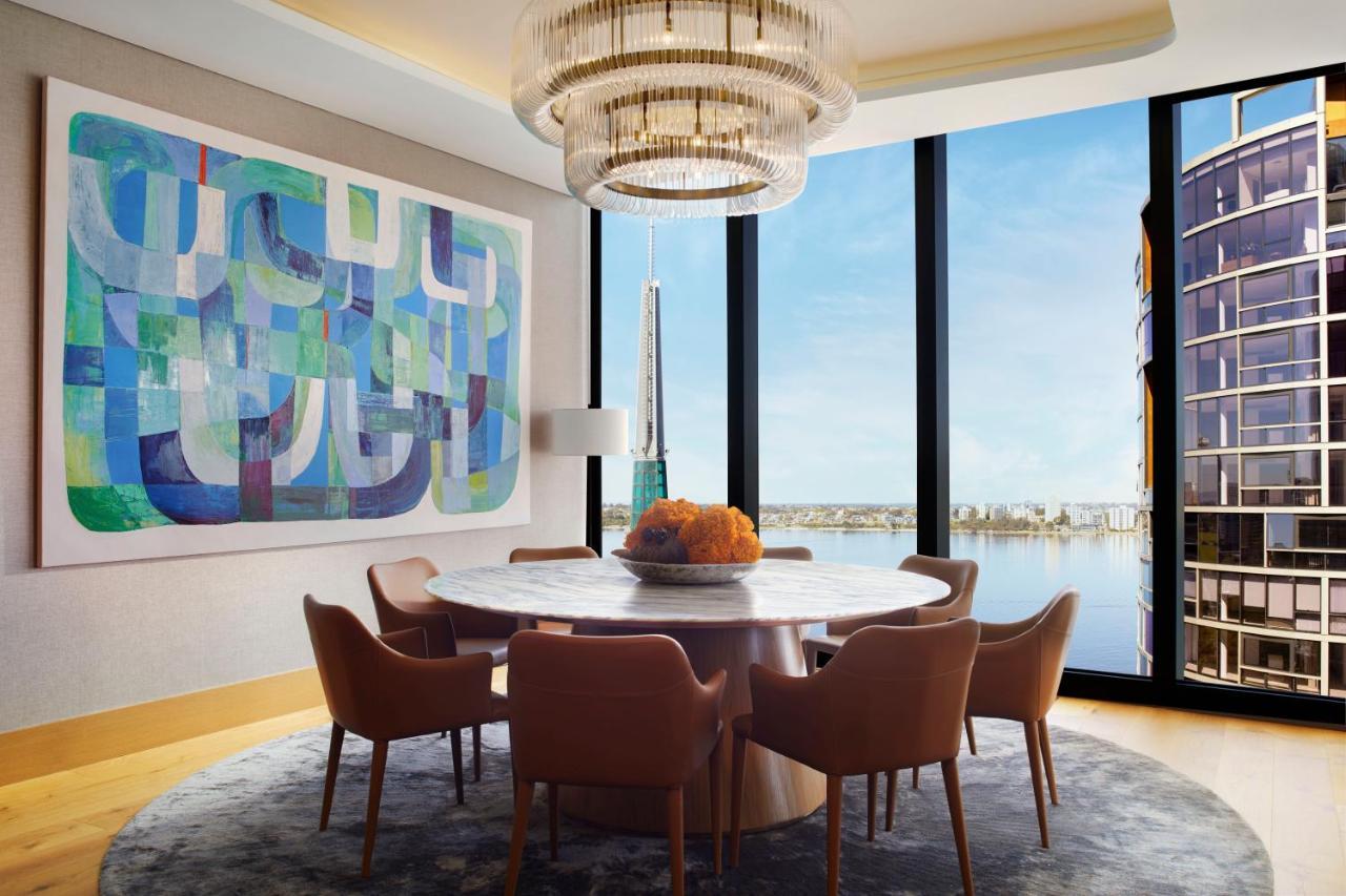 The Ritz-Carlton Suite, 1 king River View