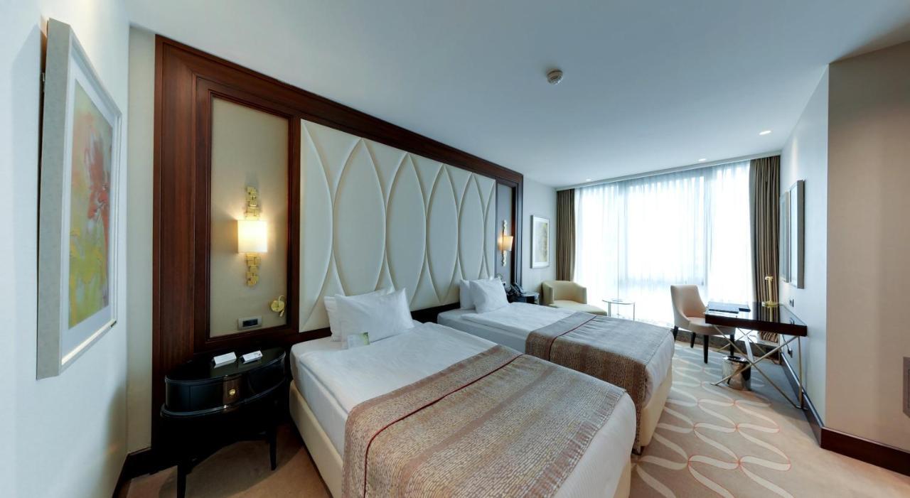 Premium Room with 2 Single Beds