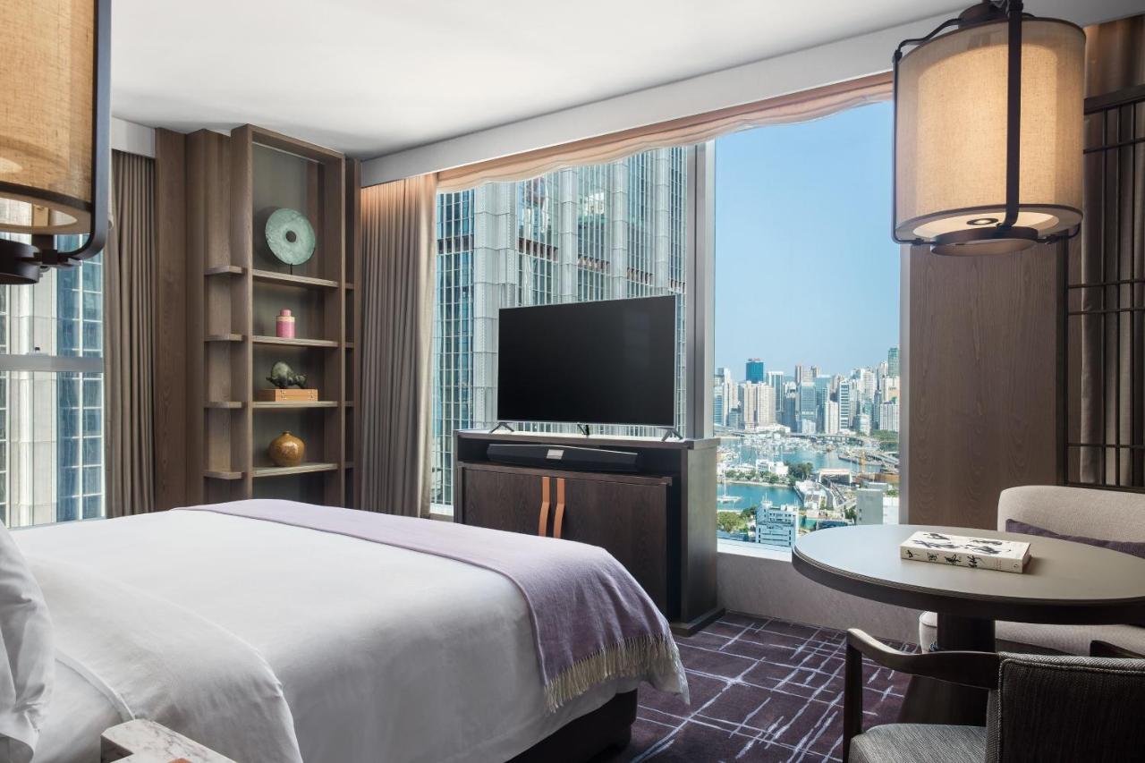 Metropolitan Suite, 1 Bedroom Suite, 1 King, Partial Harbour View