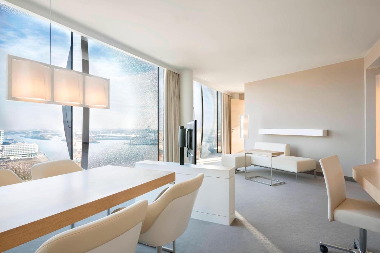 Horizon Suite, Suite, 1 King, City/Elbe view, Skyline view