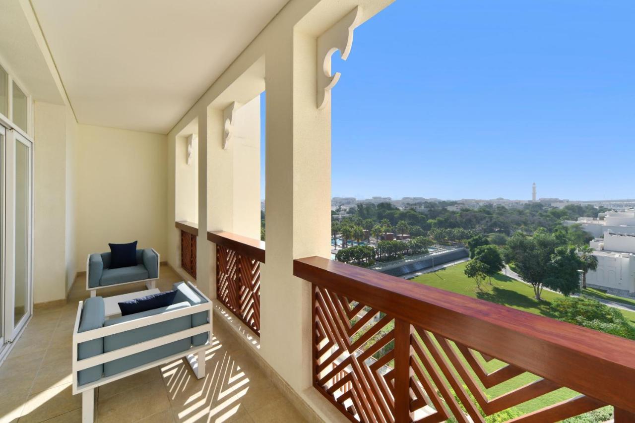 Deluxe Suite, 1 Bedroom Suite, 1 King, Balcony,1353127207:JPEG