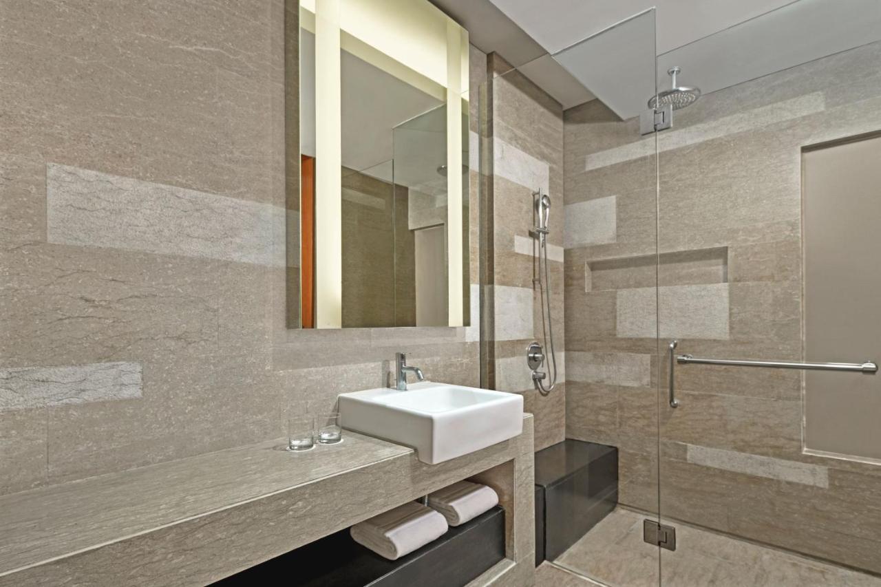 Deluxel Terrace King Room with Pool View